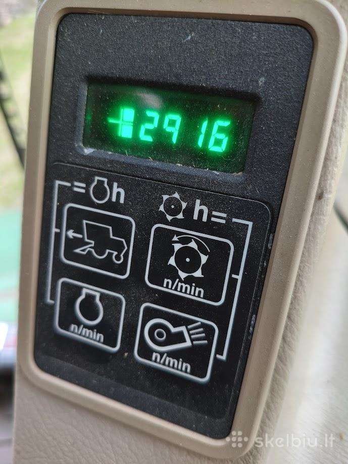 John Deere 2066, kombainai