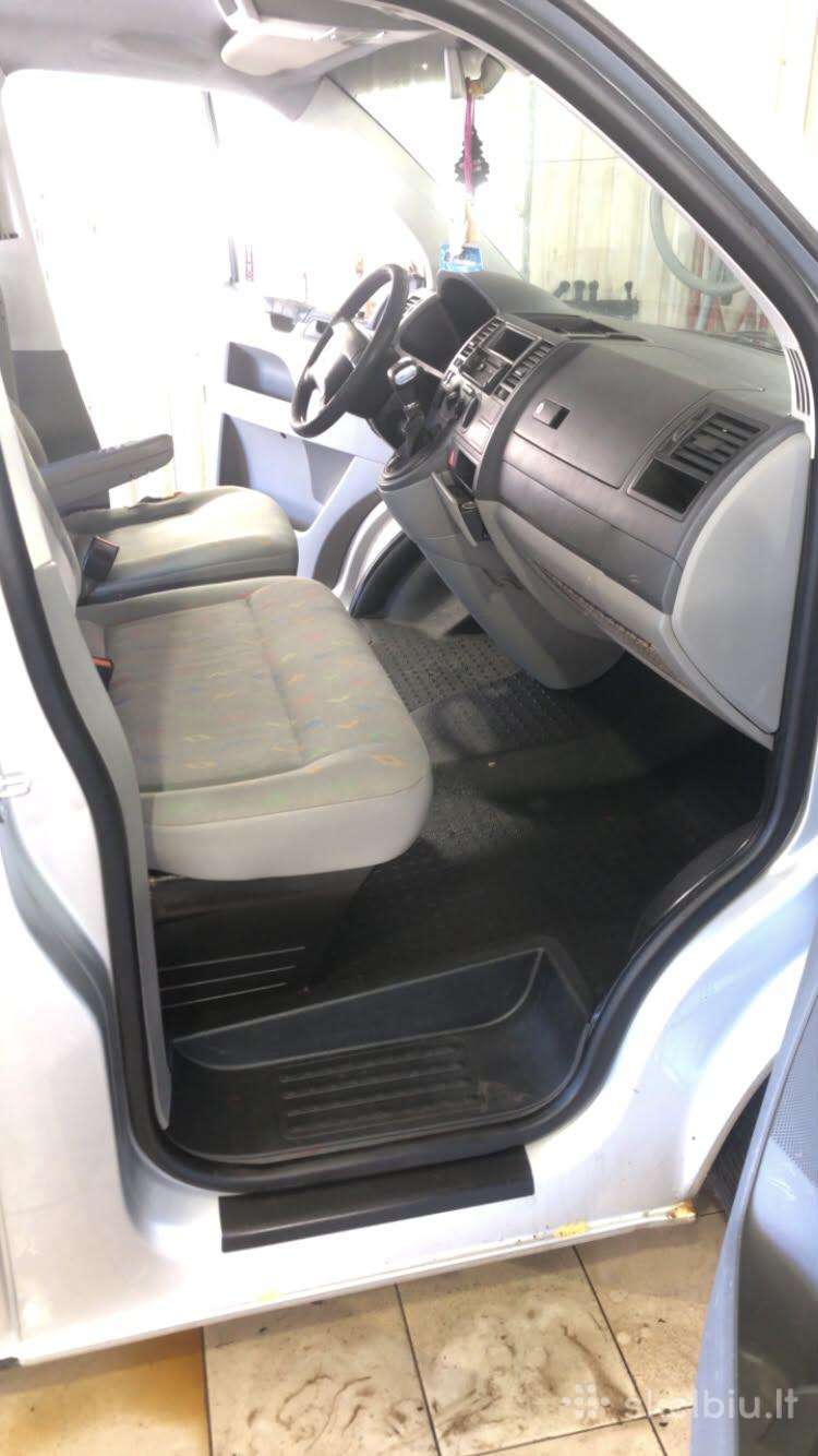 Automobilių Plovimas Ir Profesionalus Valymas