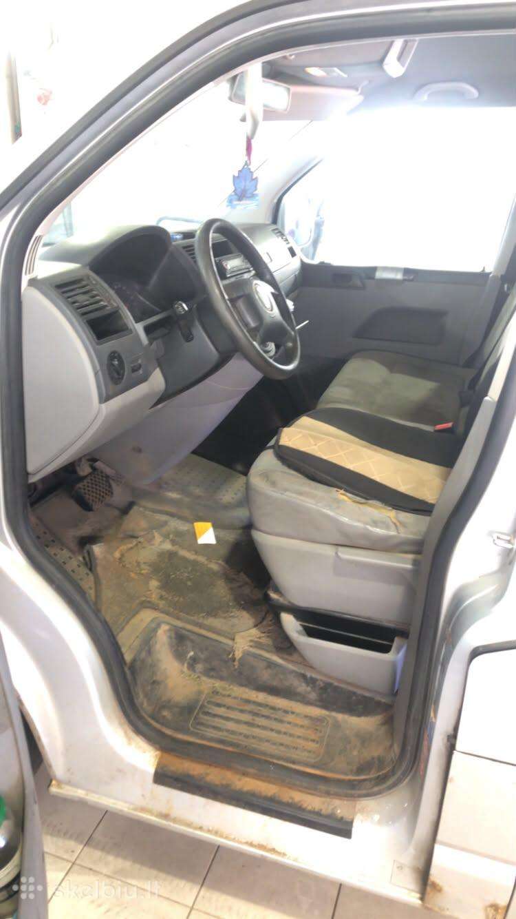 Automobilių Plovimas Ir Profesionalus Valymas