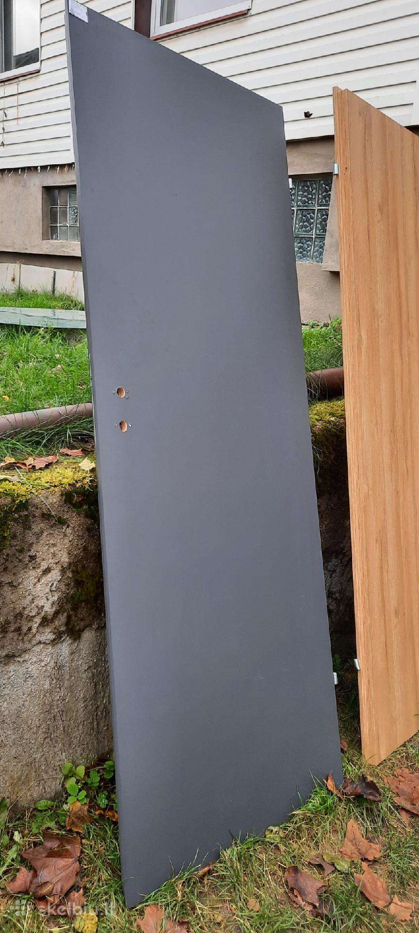 Vidaus durys su stakta