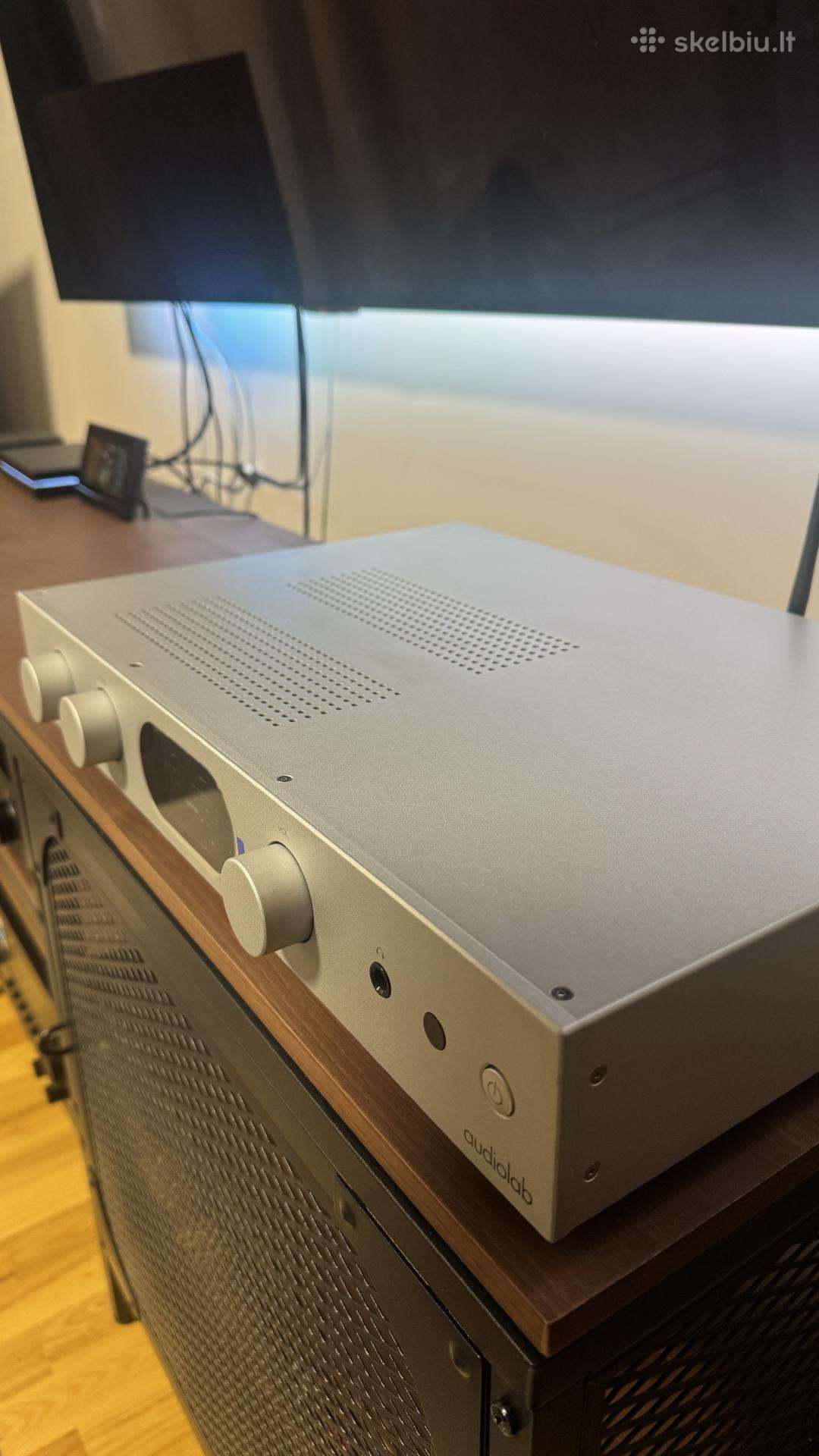 Audiolab 7000a integruotas stiprintuvas
