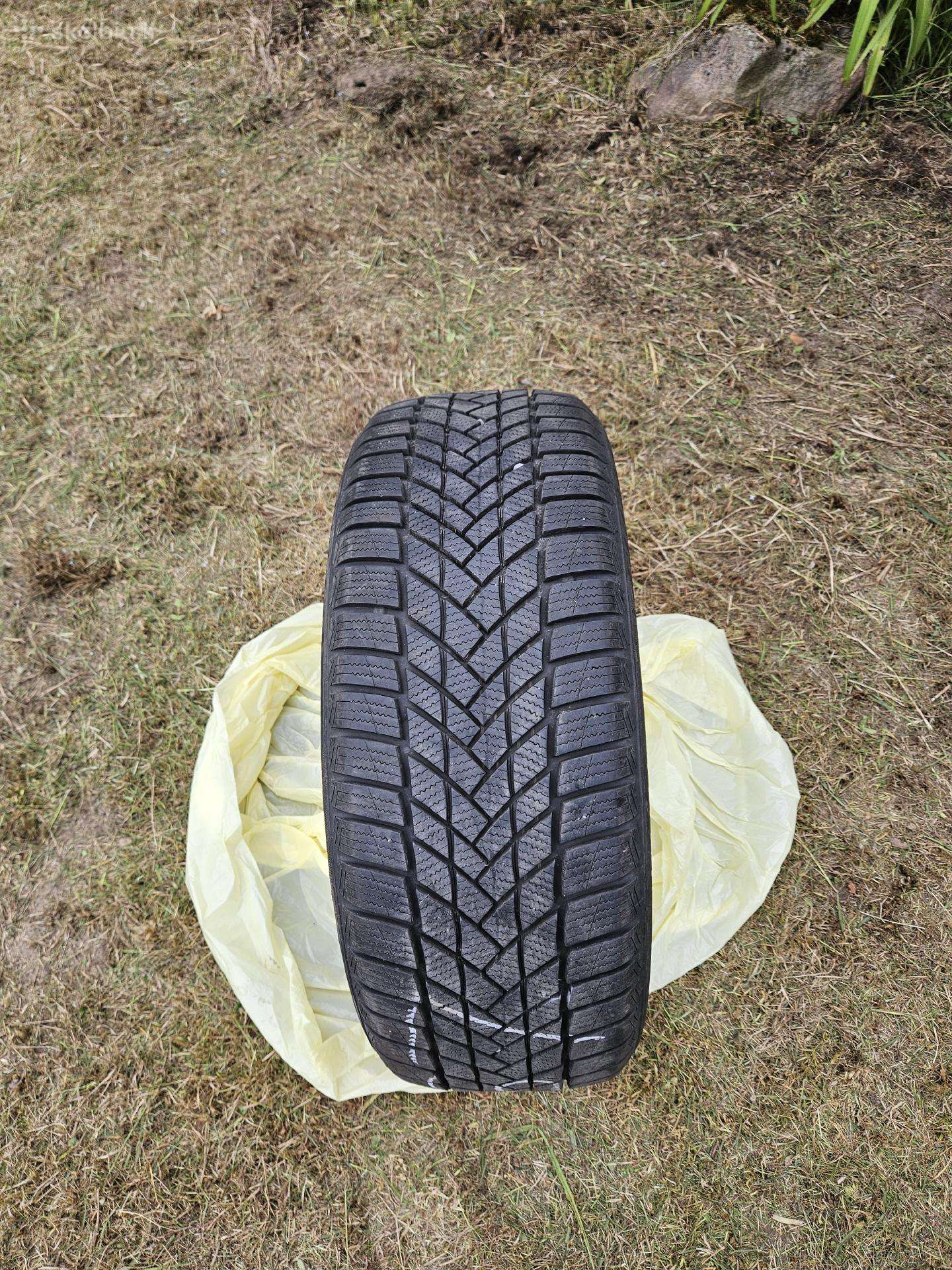 Parduodamos žieminės Matador 225/50 R18 V XL 4vnt.