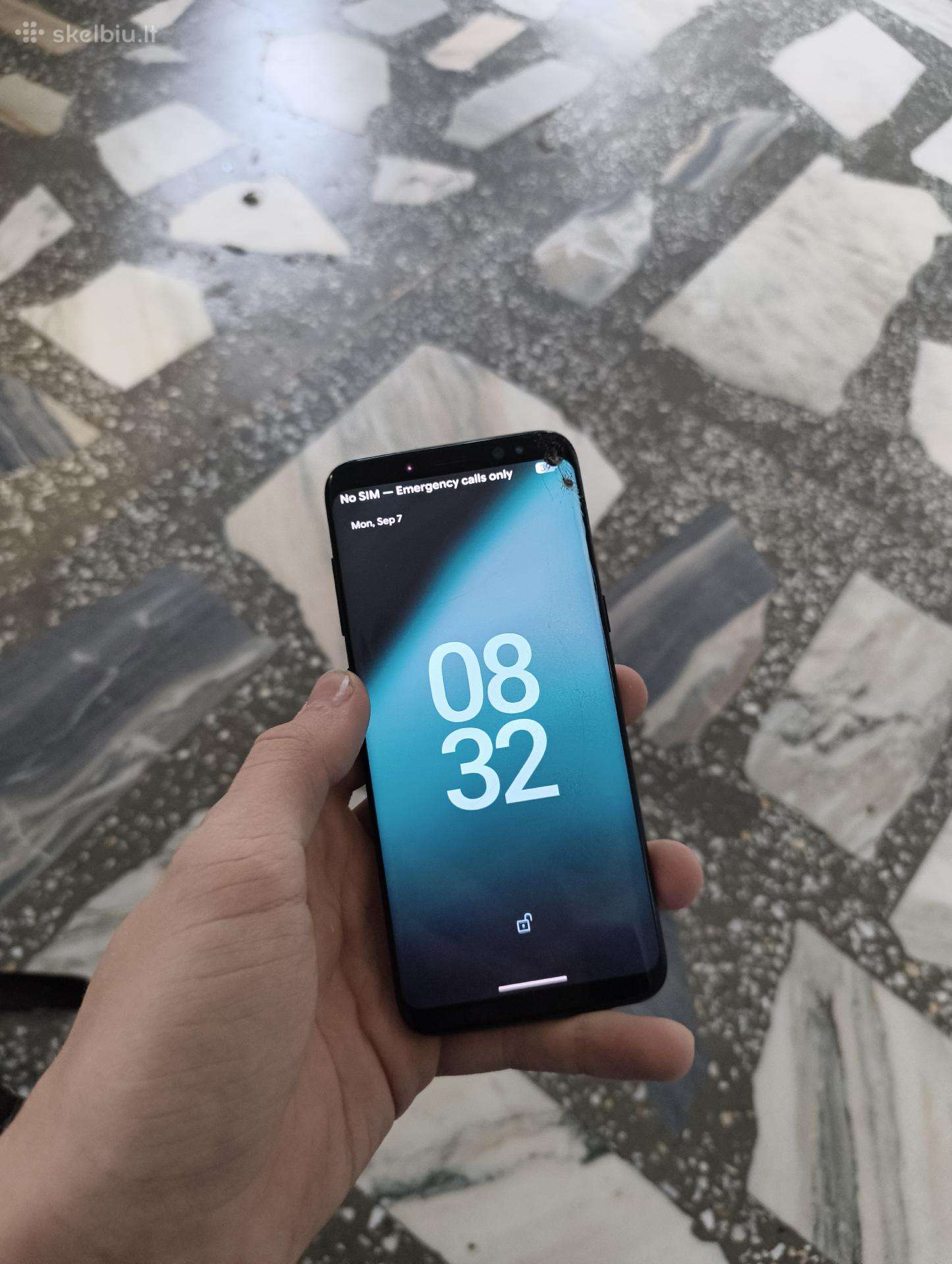 Samsung Galaxy S8 with Lineageos Android 16