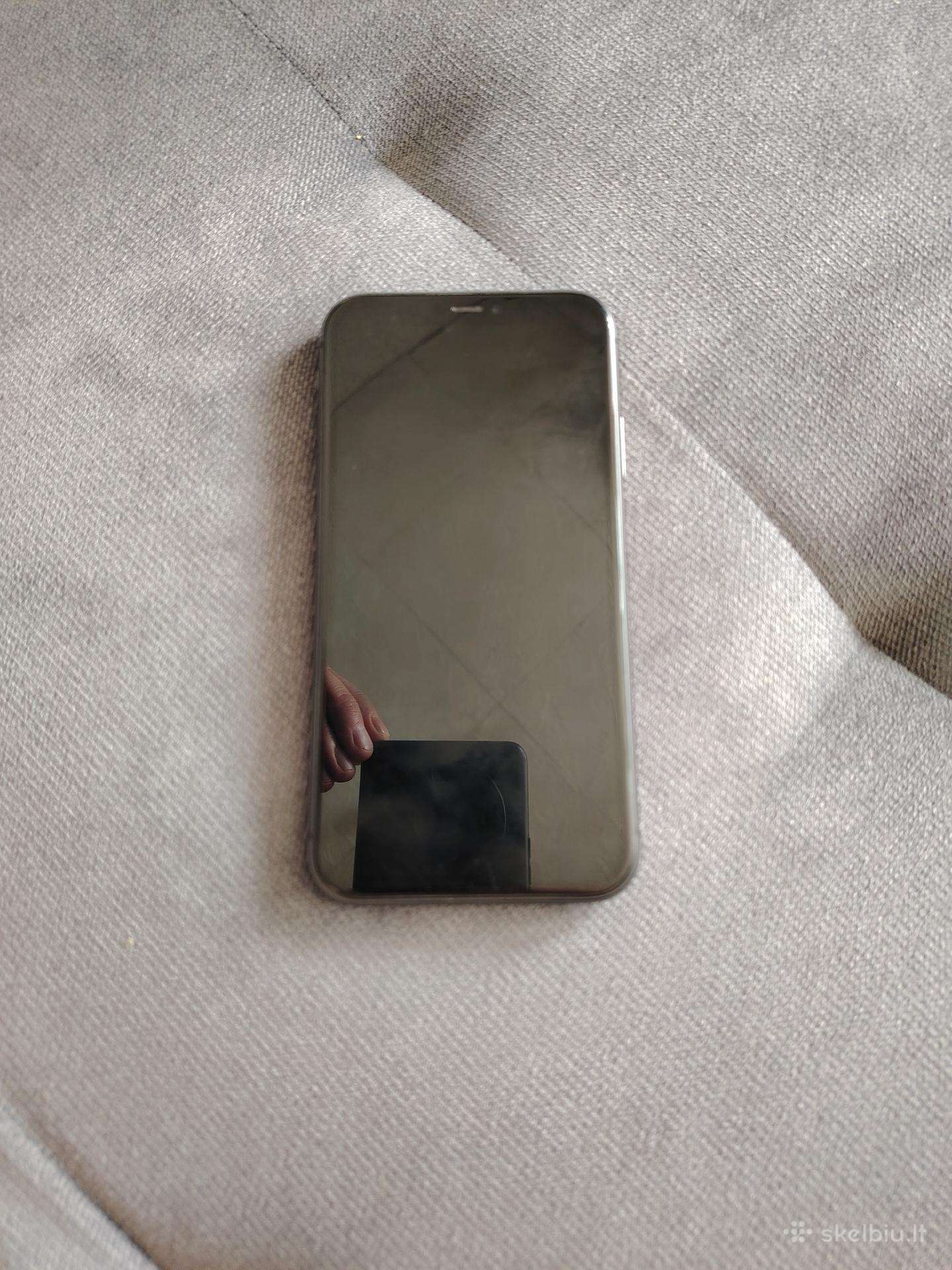 iPhone 11