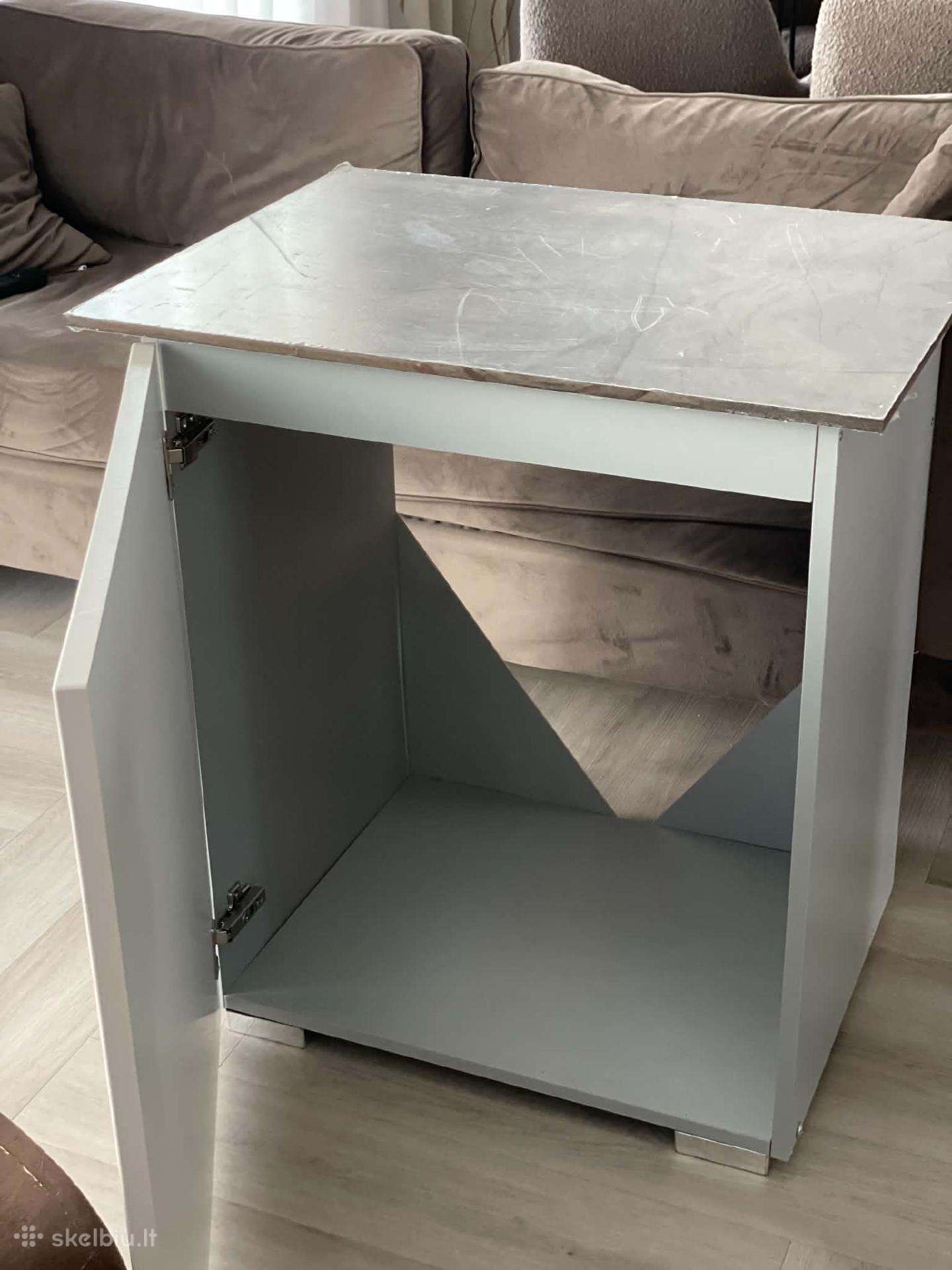 Pastatoma virtuvinė spintelė už 49 eur.