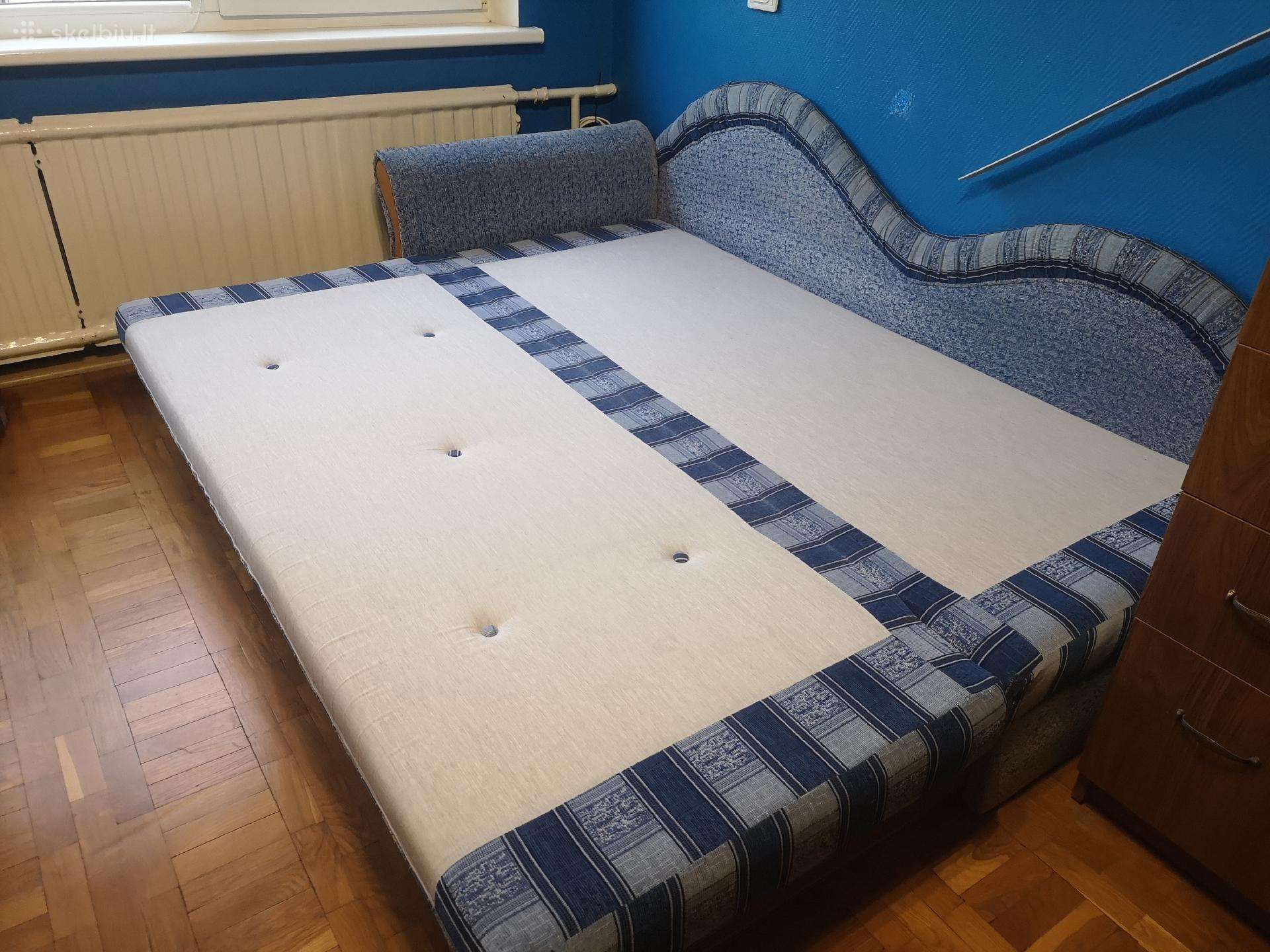 Parduodama išskleidžiama dvigulė tachta
