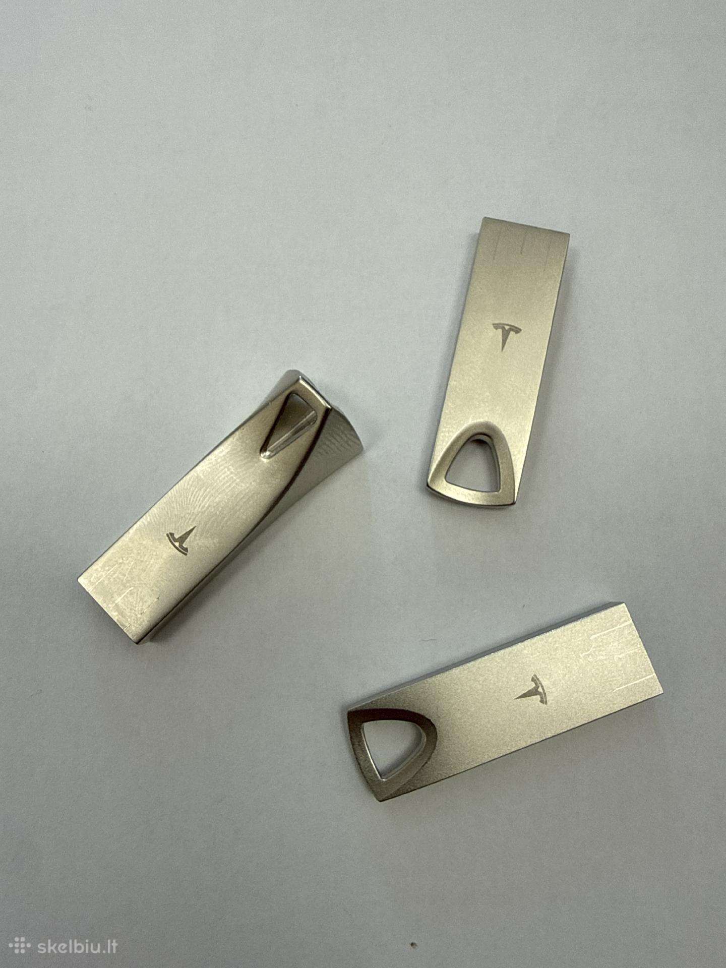 Tesla Usb 128gb