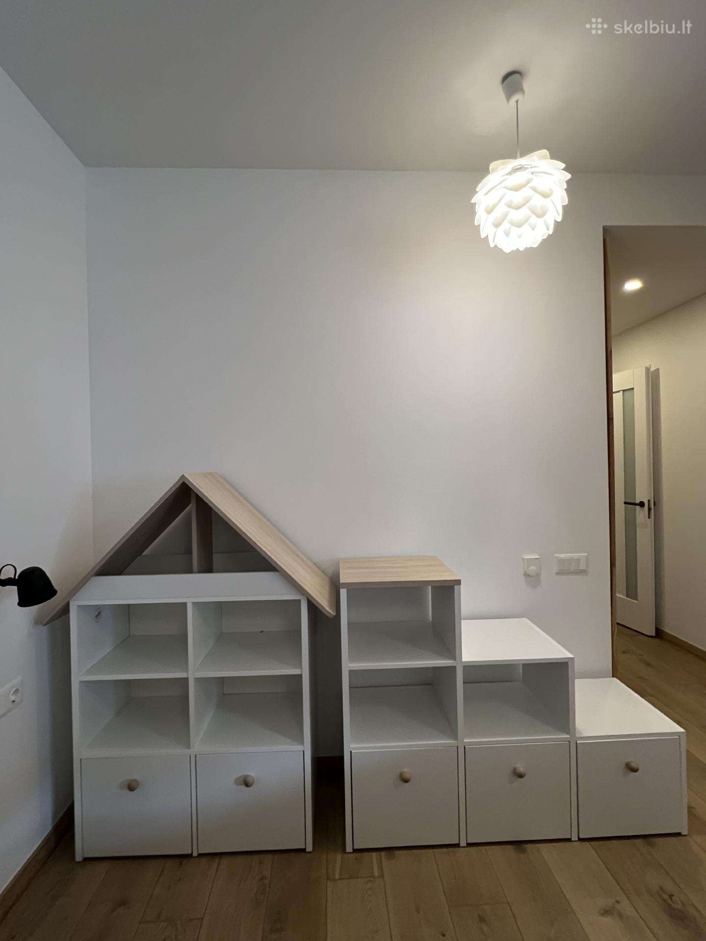 Balta modulinė vaikiška lentyna
