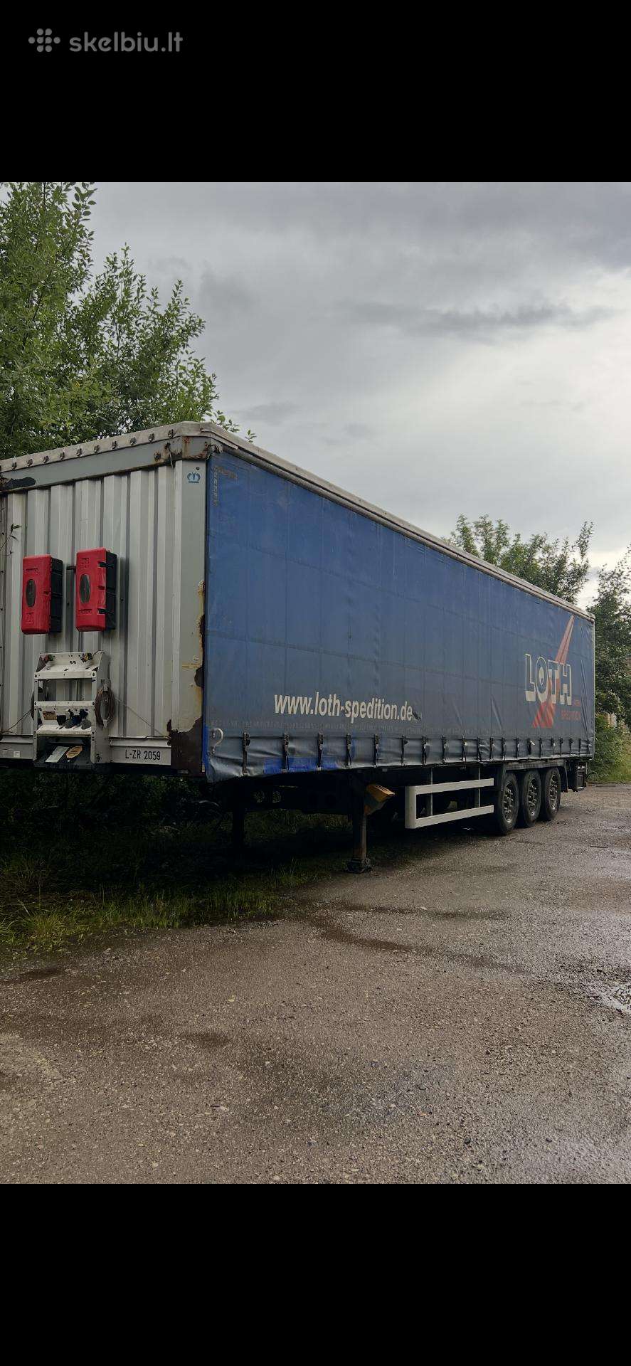 Isnuomuojama tentine puspriekabe
