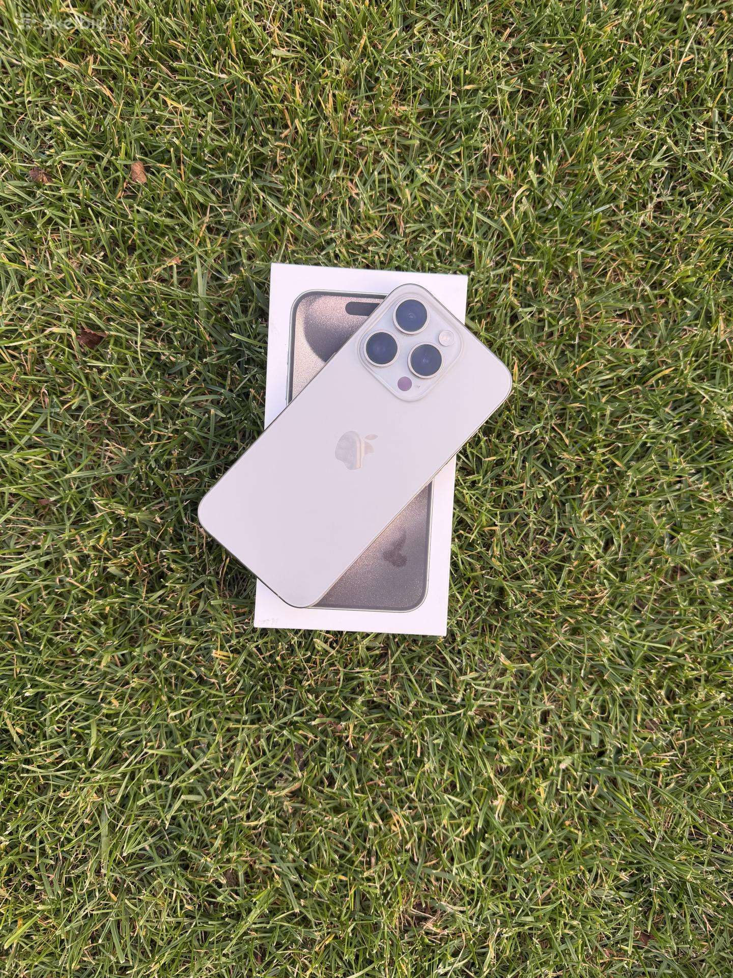 Apple iPhone 15 pro 128 GB natural, battery 100%