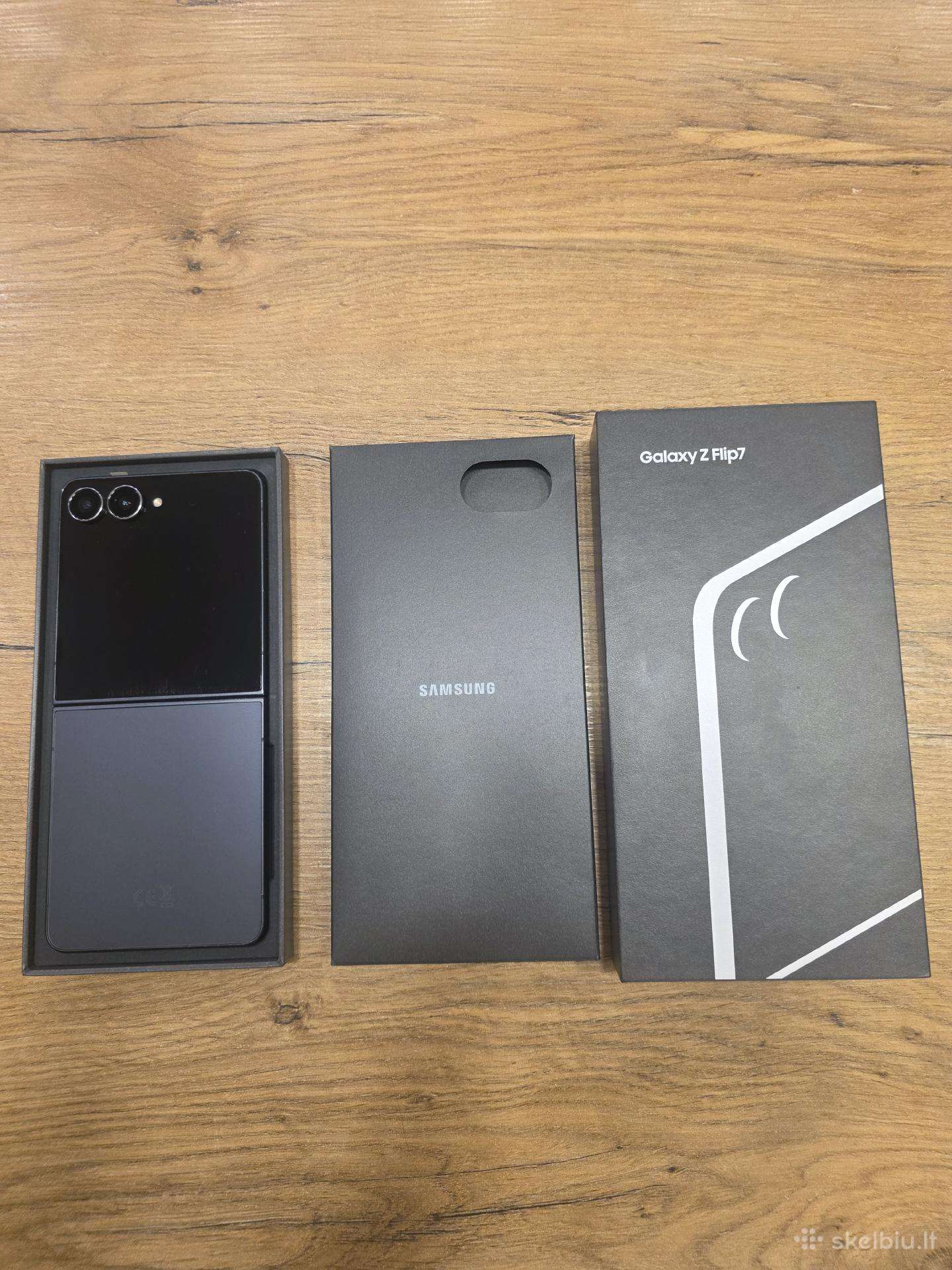 9 mėn. Naudotas Samsung Galaxy Z Flip7 512gb