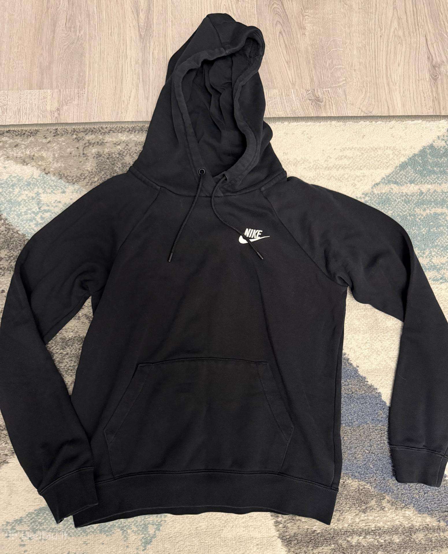 Nike džemperis su kapišonu