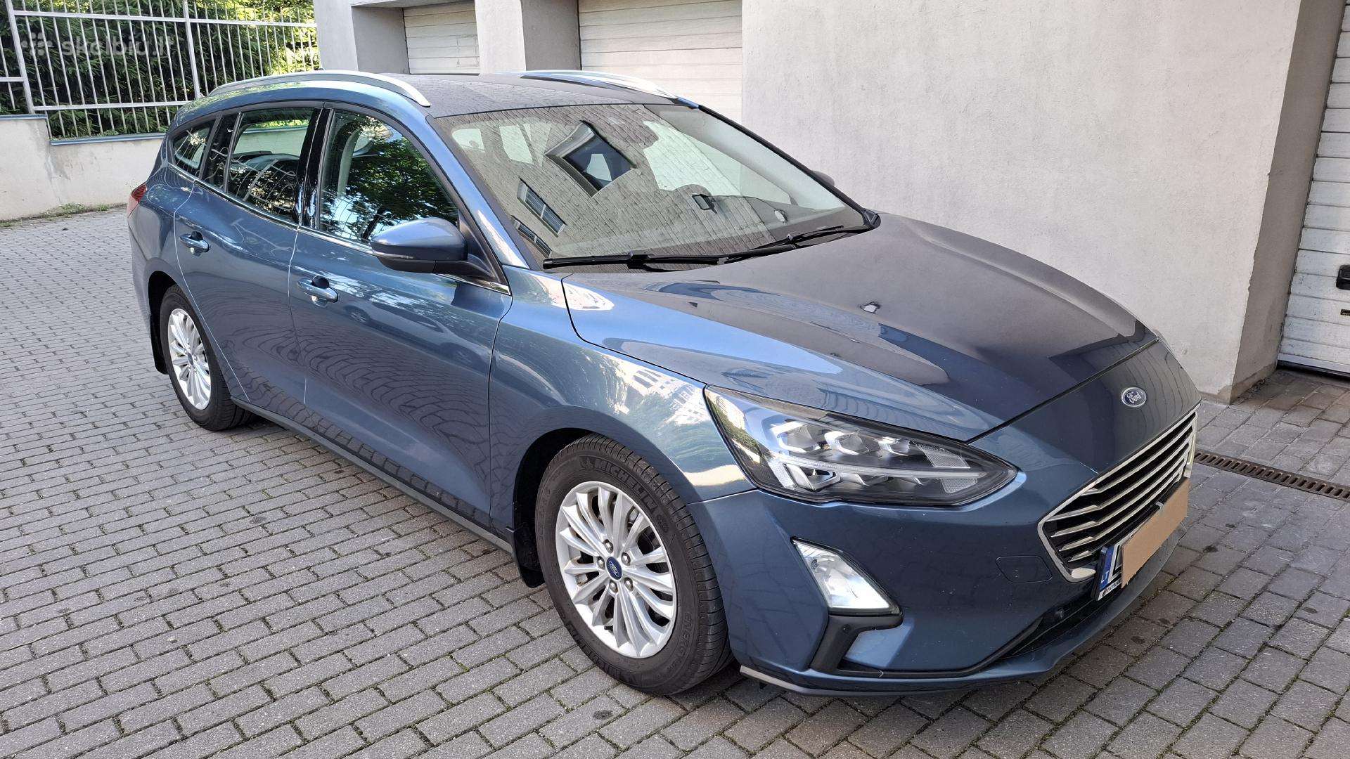 Ford Focus Universalas, Titanium komplektacija