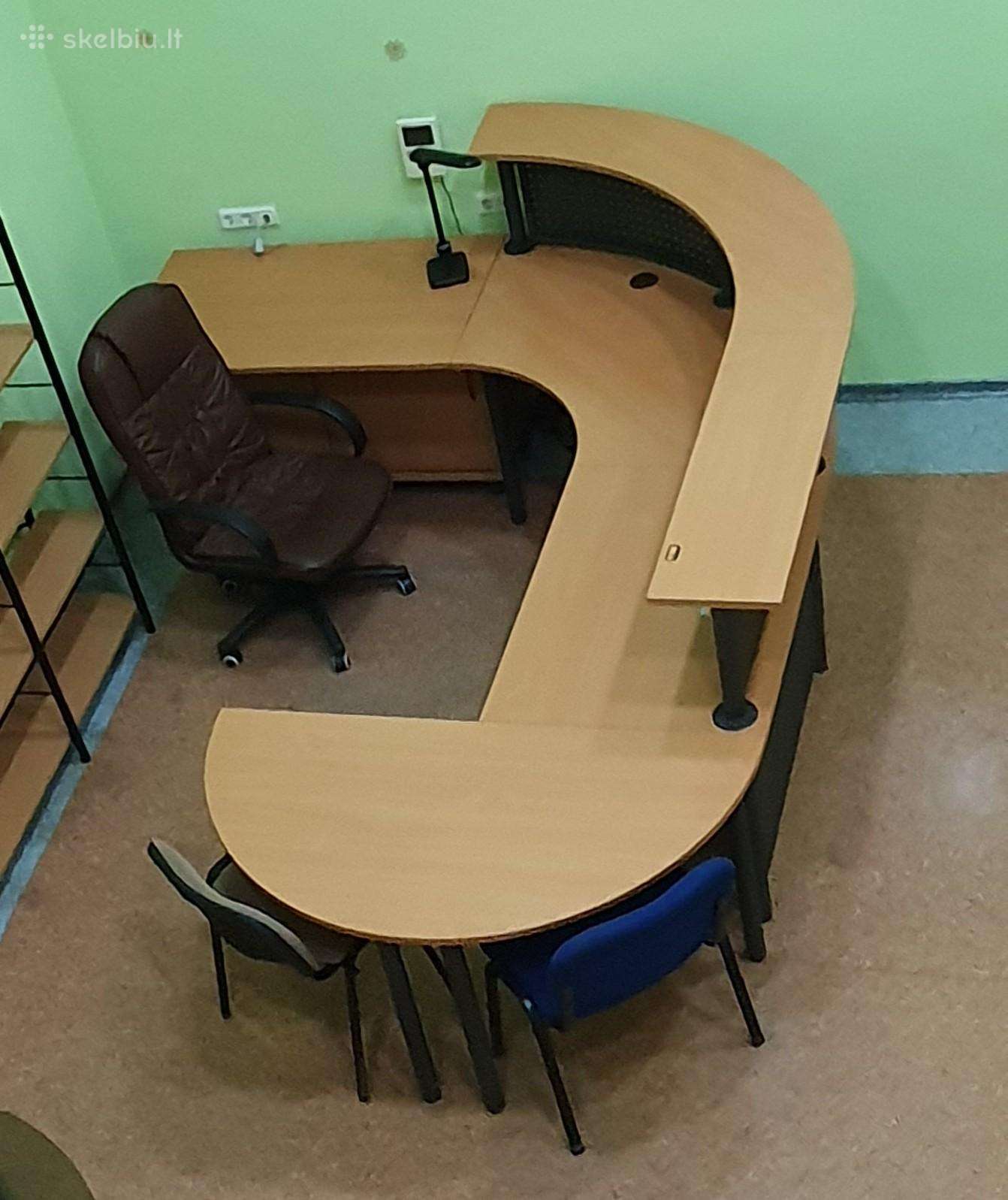 Admin / registratūros stalas + minkšti baldai