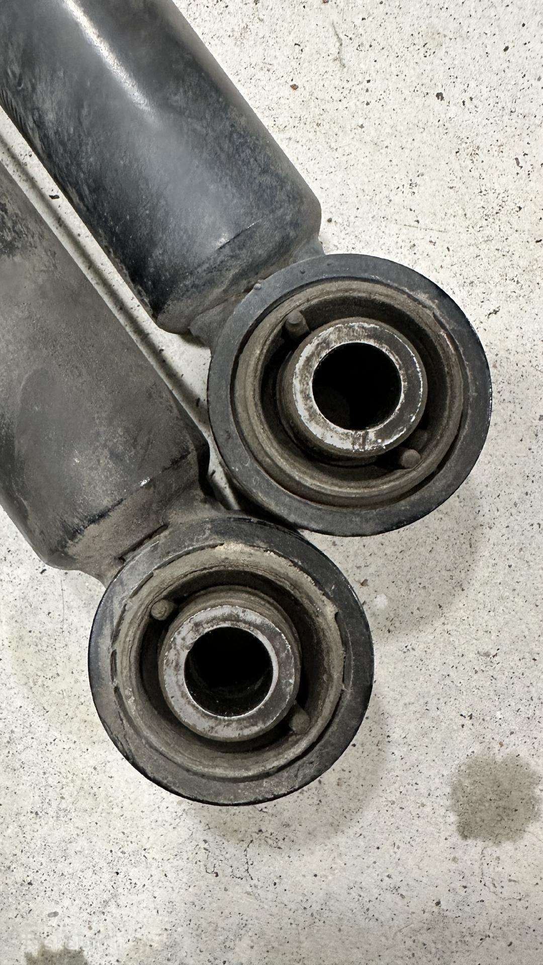 Mercedes-Benz V250 shock absorber