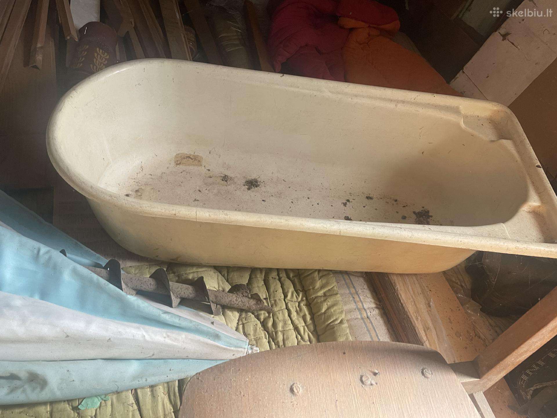 Plastikinę vonele sena