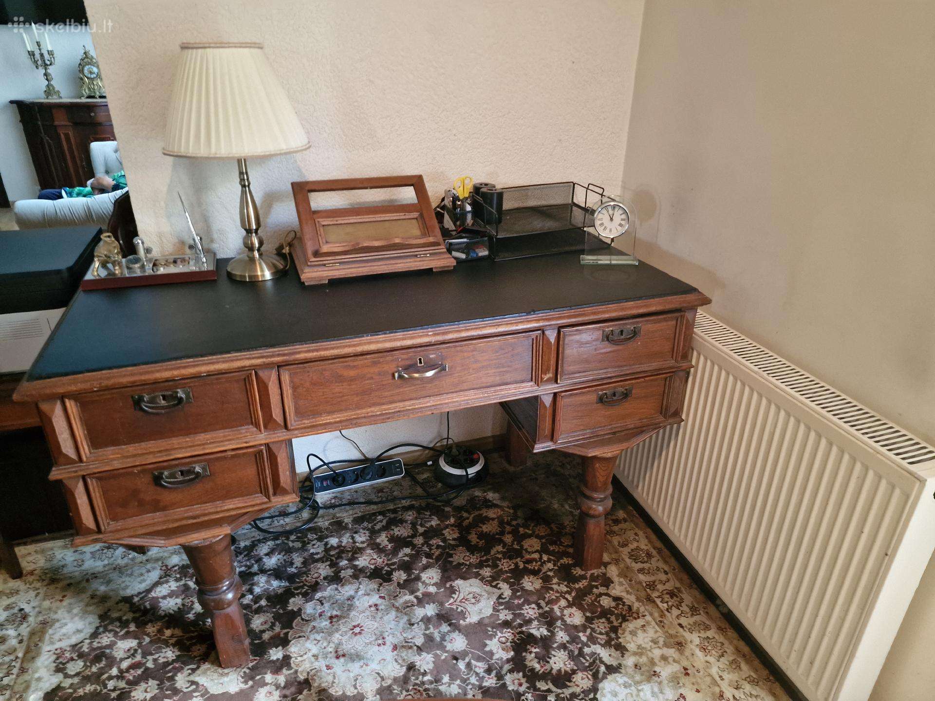 Senovinis rašomasis stalas