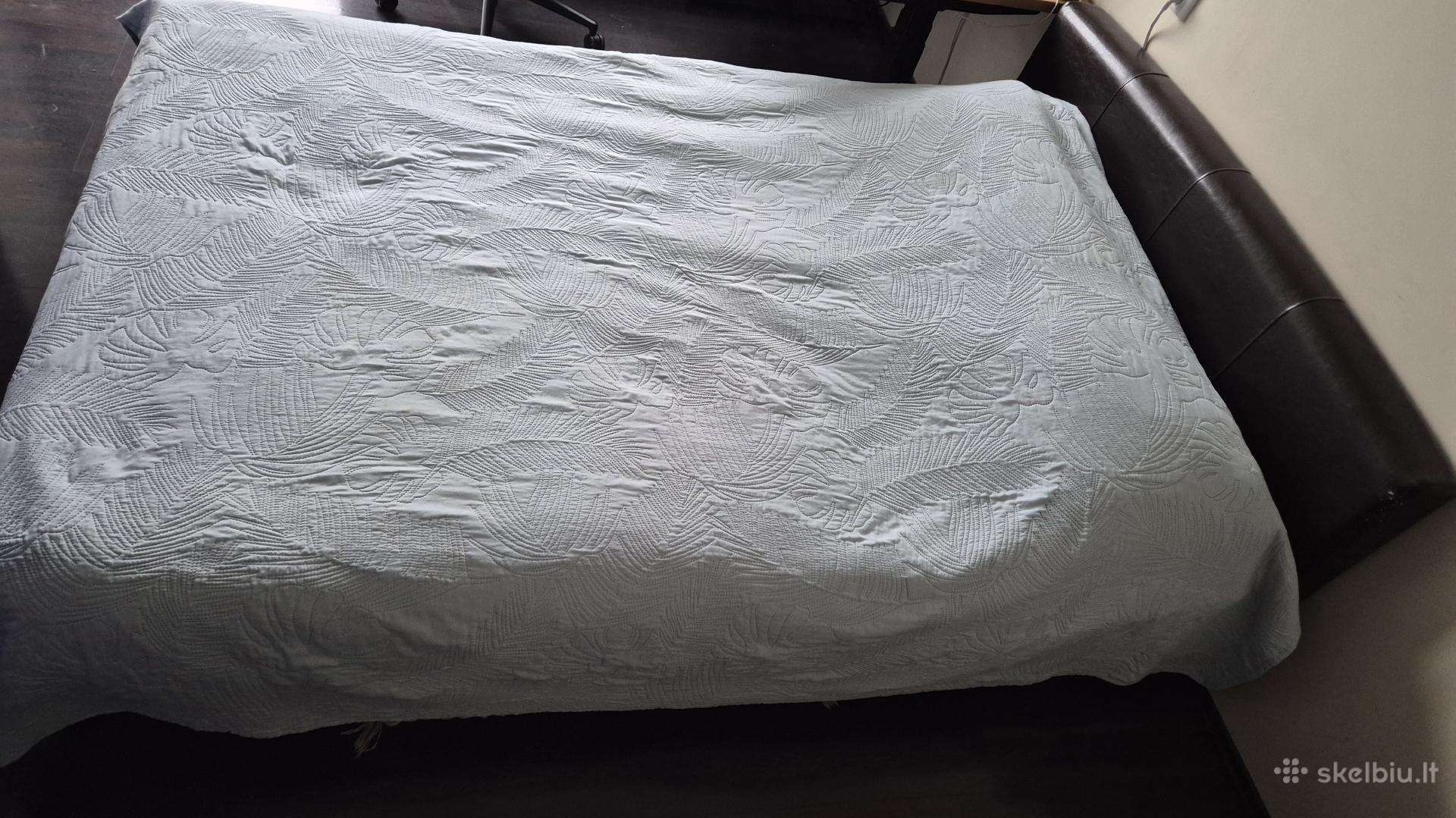Miegamojo lova (140 cm pločio, su defektu)