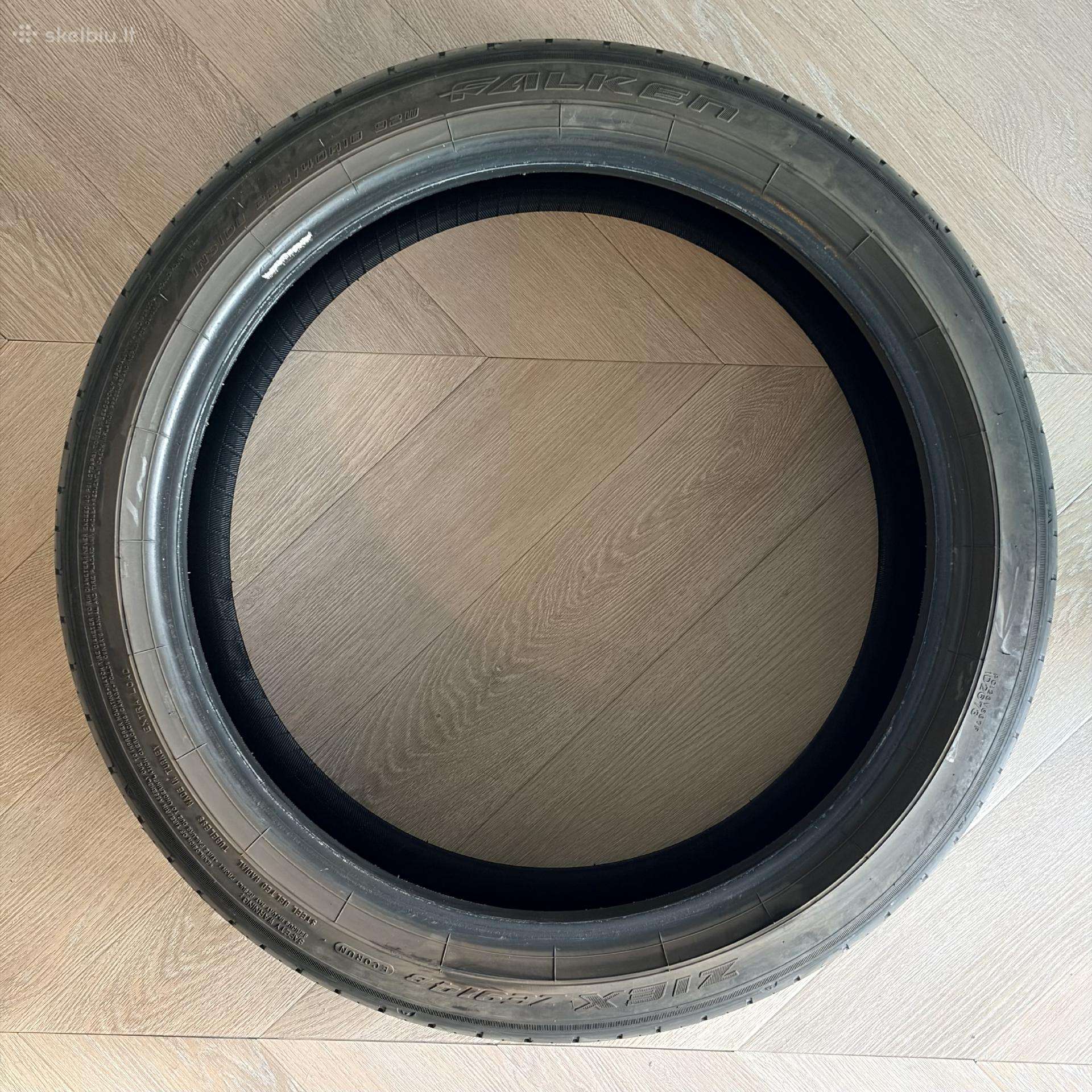 Falken, летние 225/40 R18