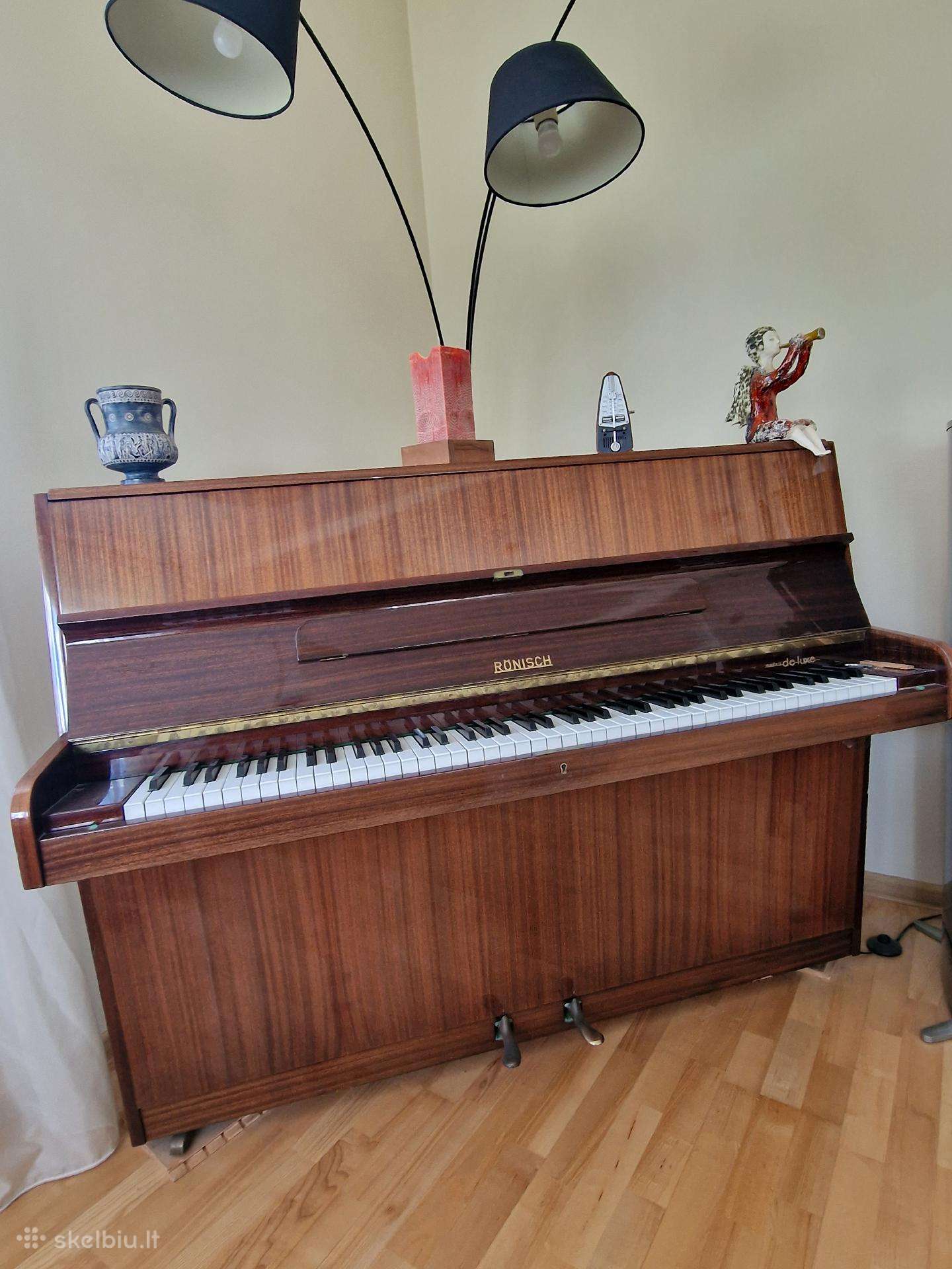Parduodu pianiną