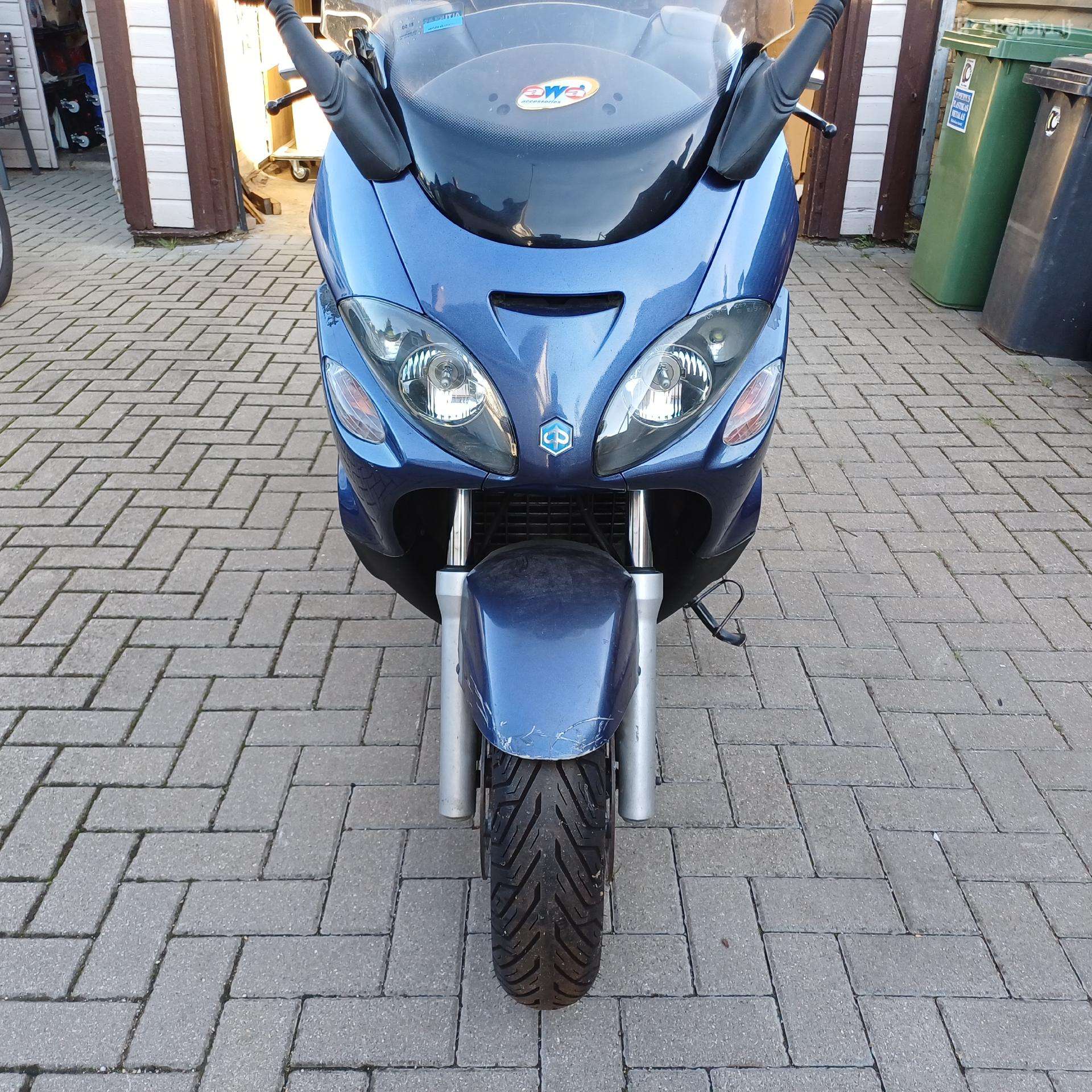 Piaggio X9 250cc, scooters / mopeds
