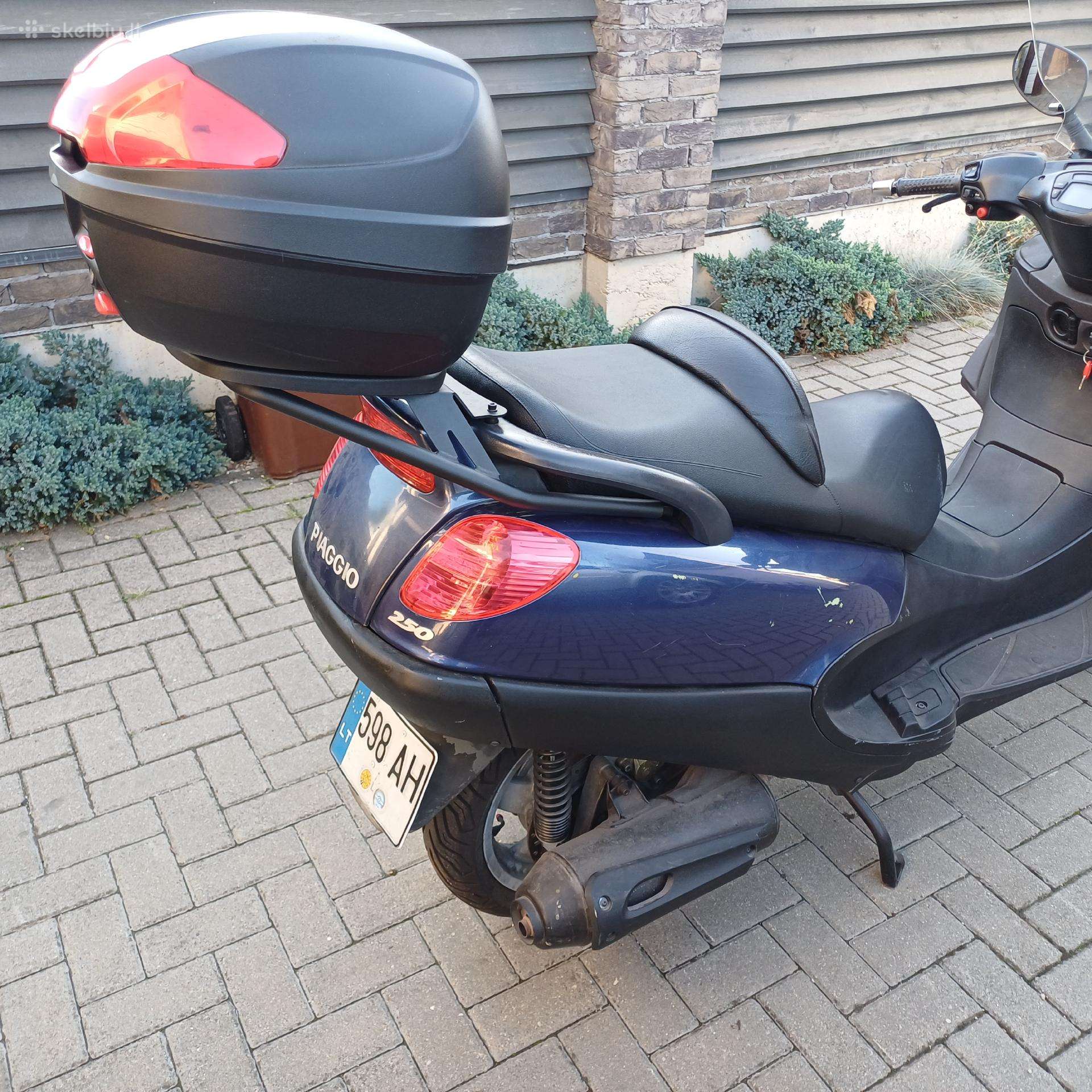 Piaggio X9 250cc, scooters / mopeds