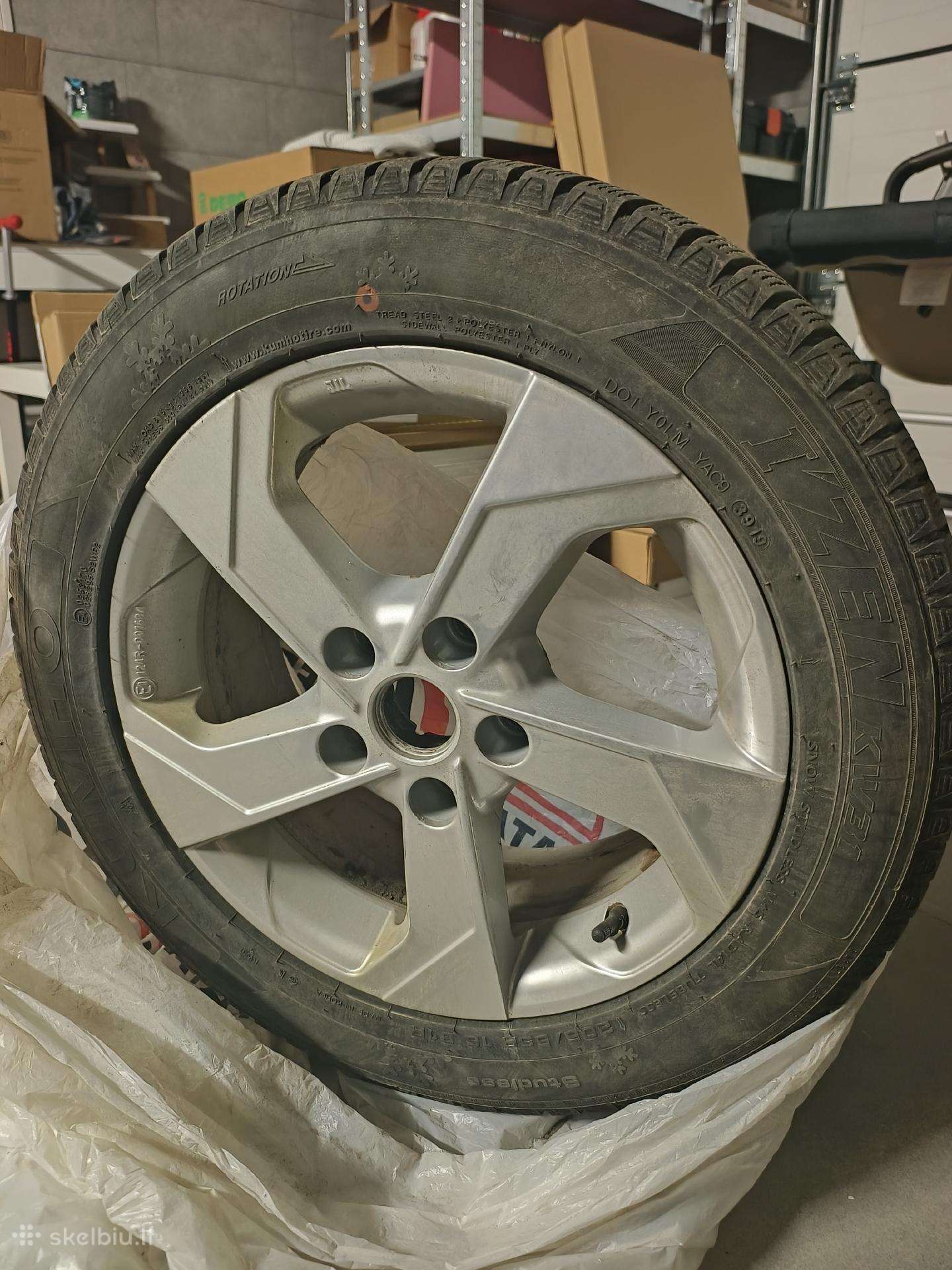 Nissan r16 ratlankiai su žieminėm padangom