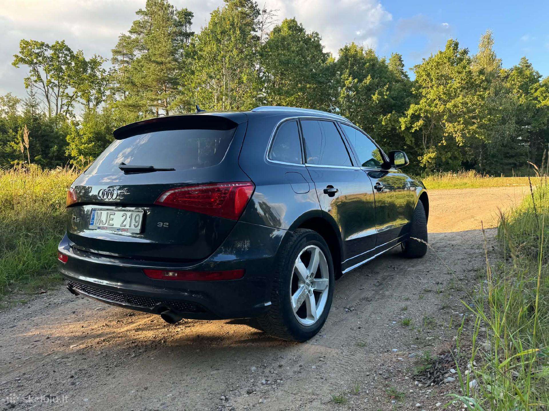 Audi Q5, 3.2 l., off-road / crossover