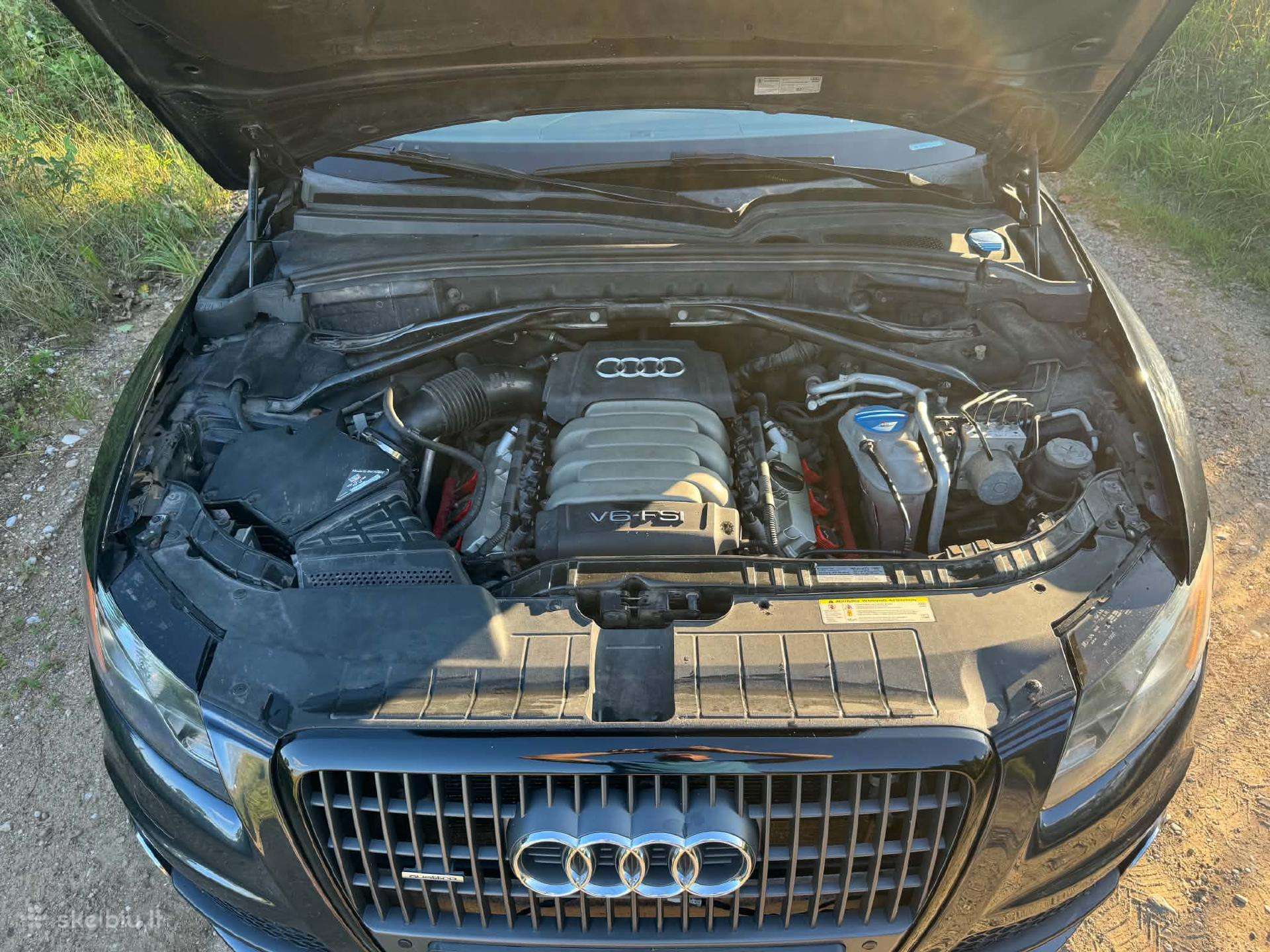 Audi Q5, 3.2 l., off-road / crossover