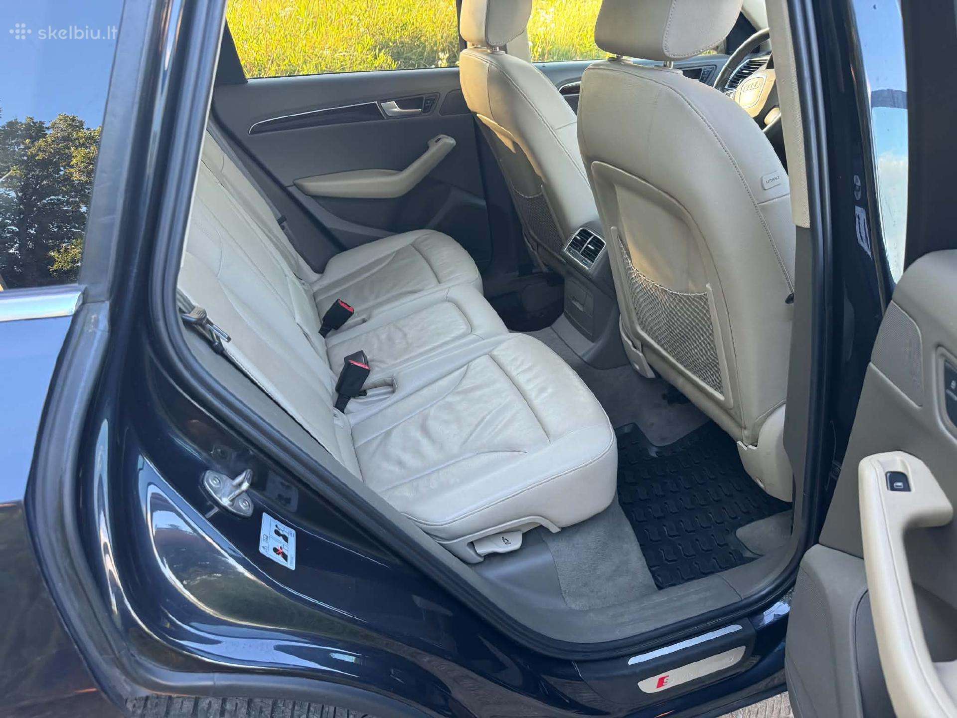Audi Q5, 3.2 l., off-road / crossover