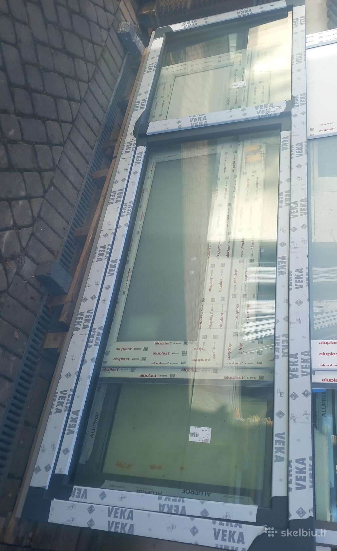 Plastikiniai langai antracito spalvos