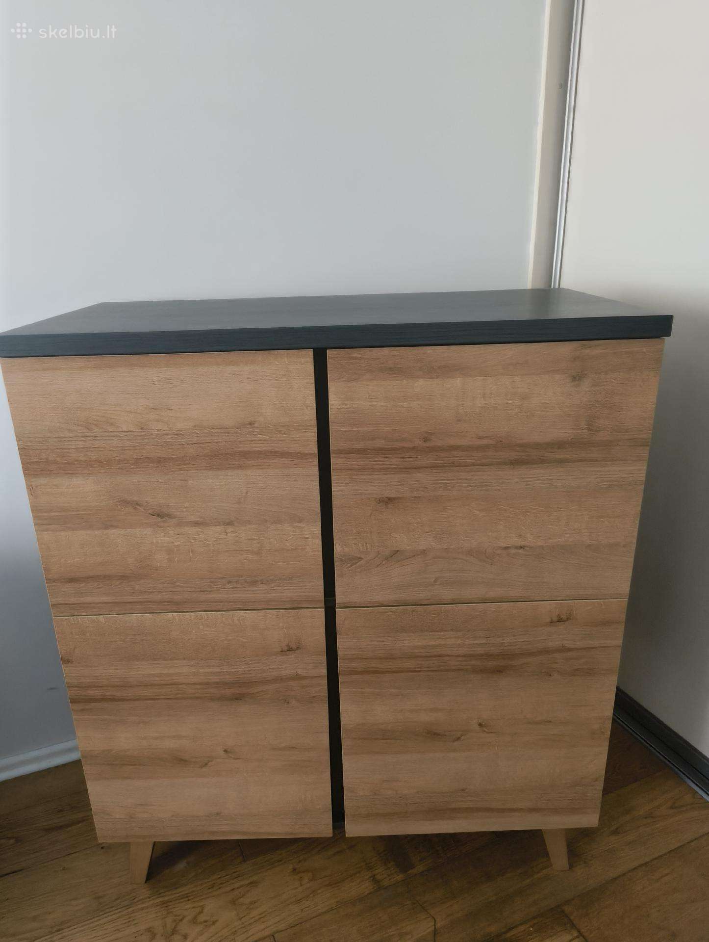 Pilka komoda