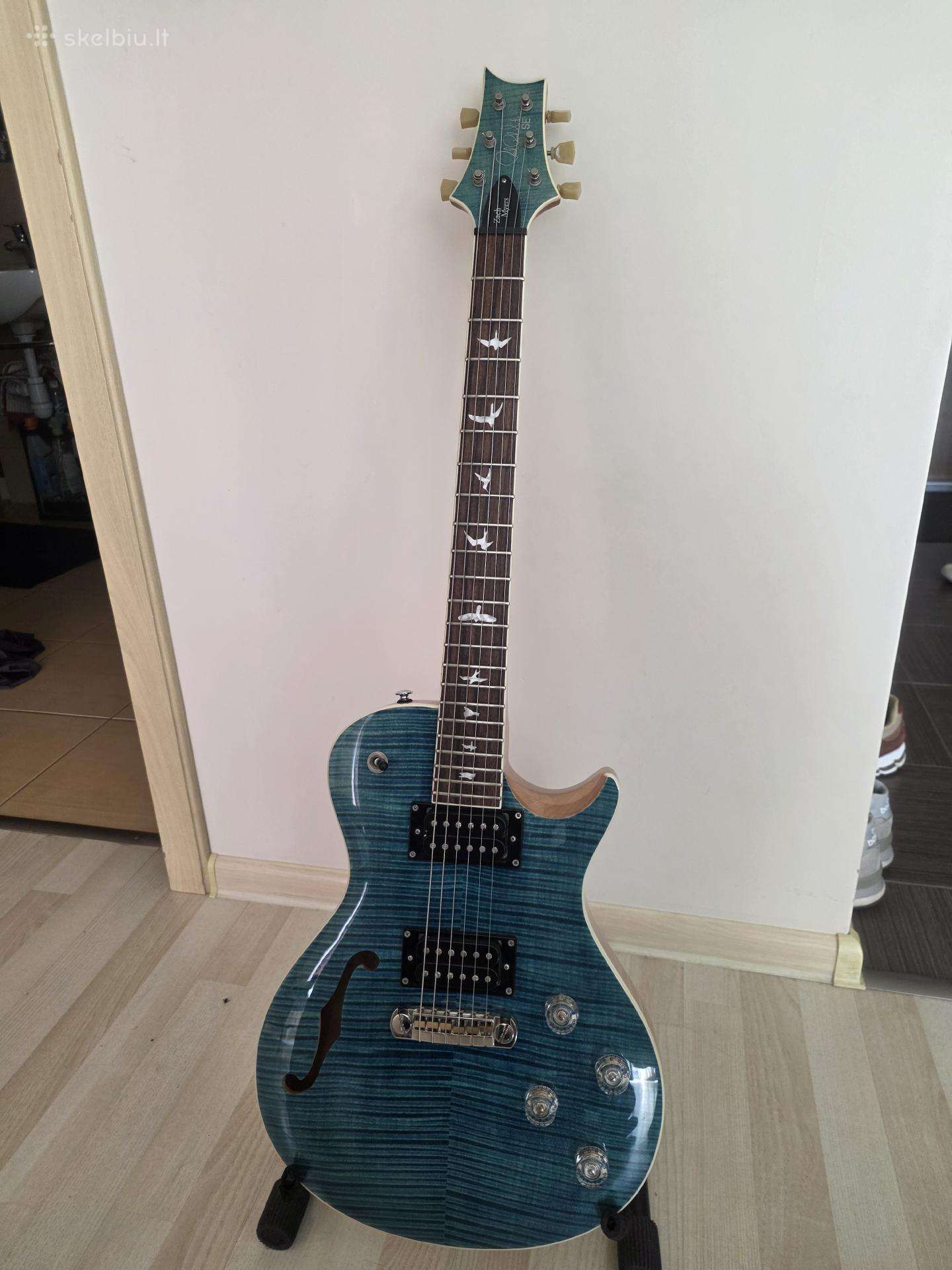 Parduosu arba keiciu gitara ir bosa