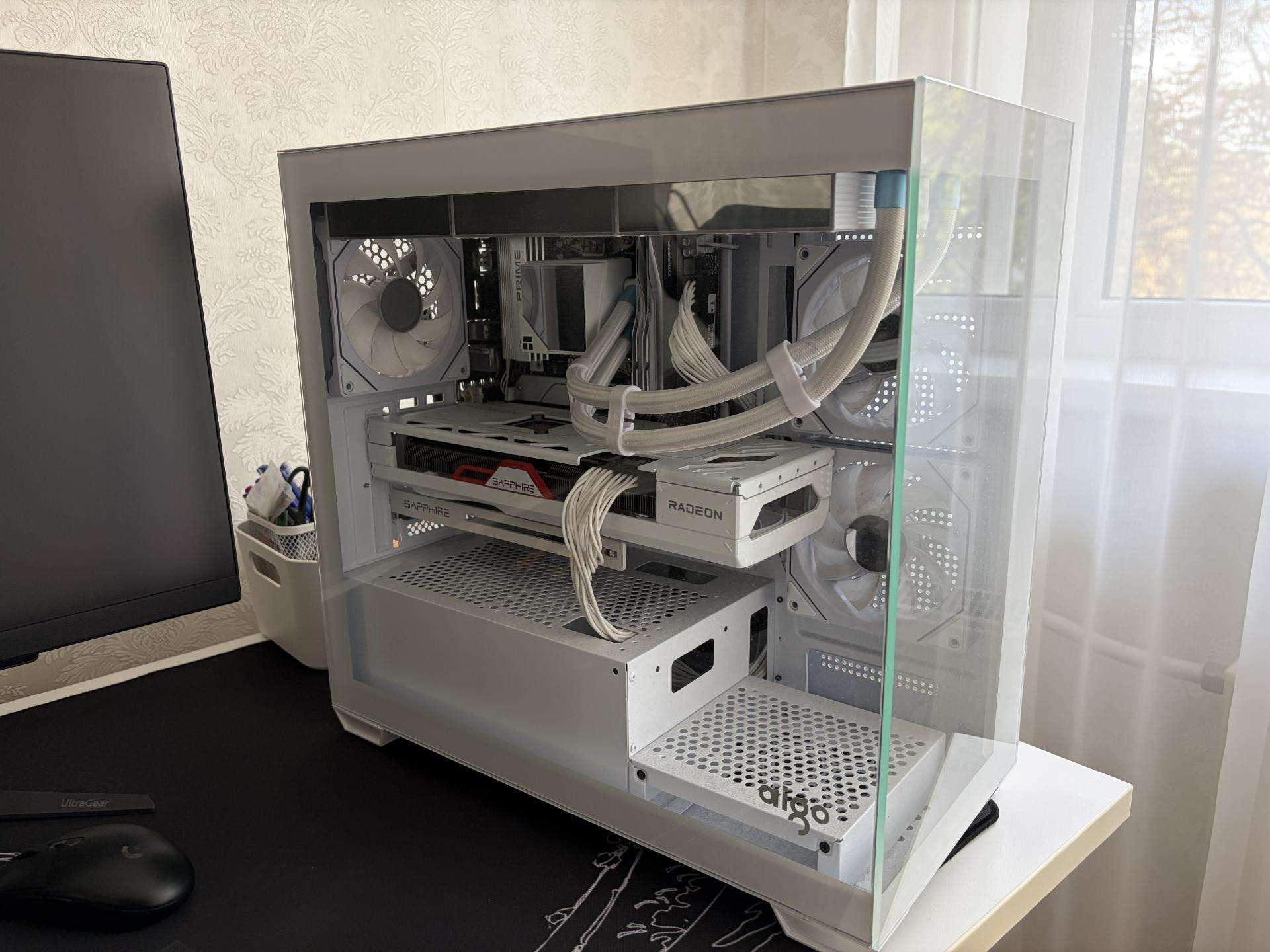 Ryzen 5 9600x, rx 7700xt, 32gb RAM + ekranas