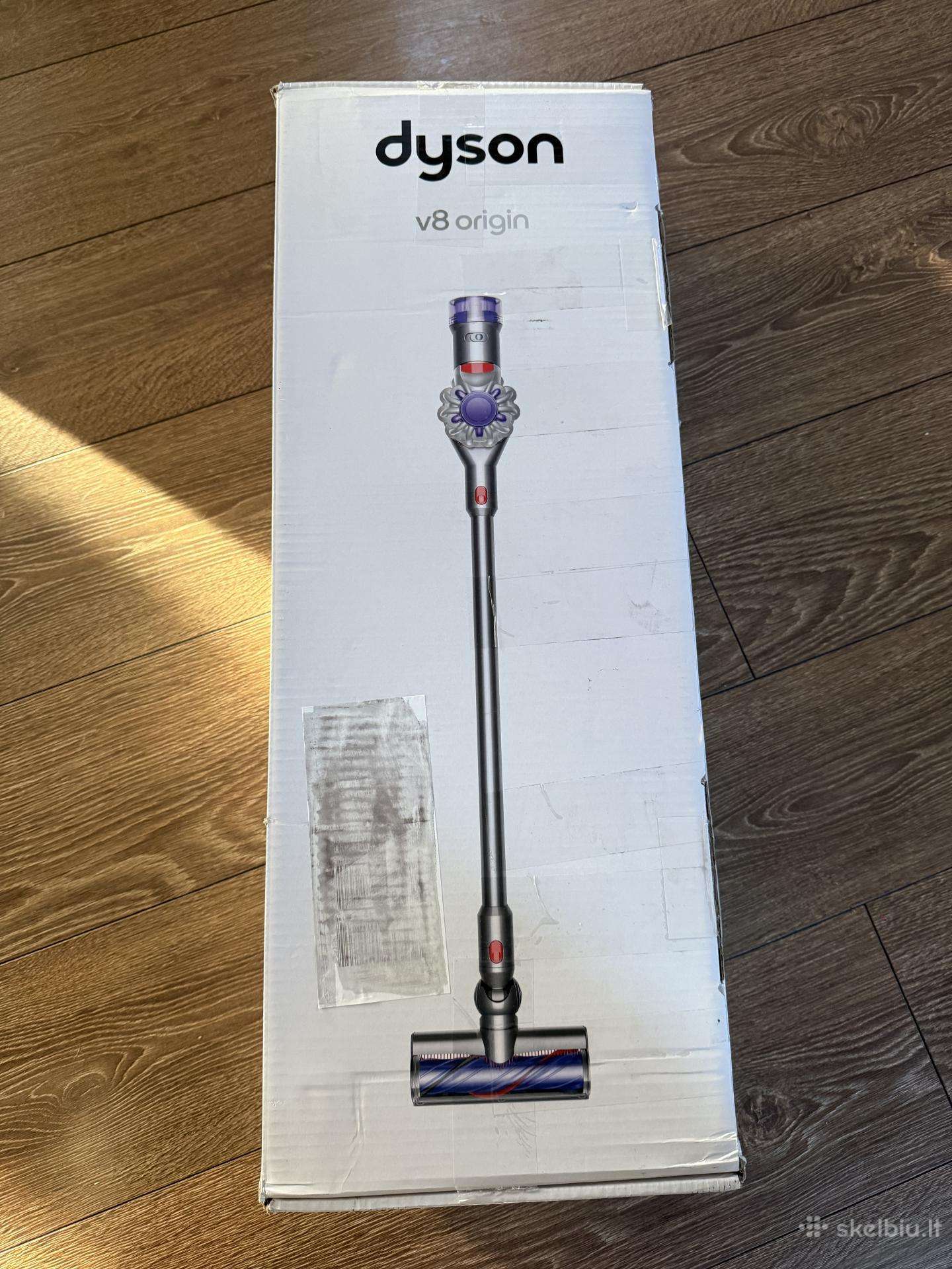 Dyson v8