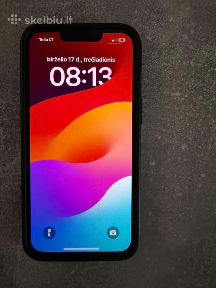 iPhone 13