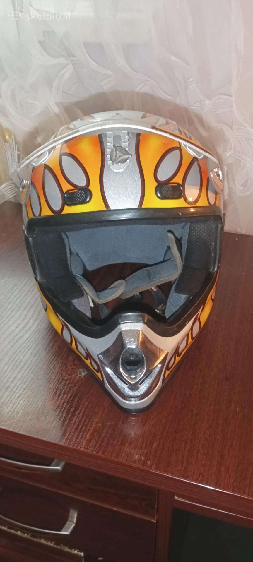 Takatchi Junior M šalmas
