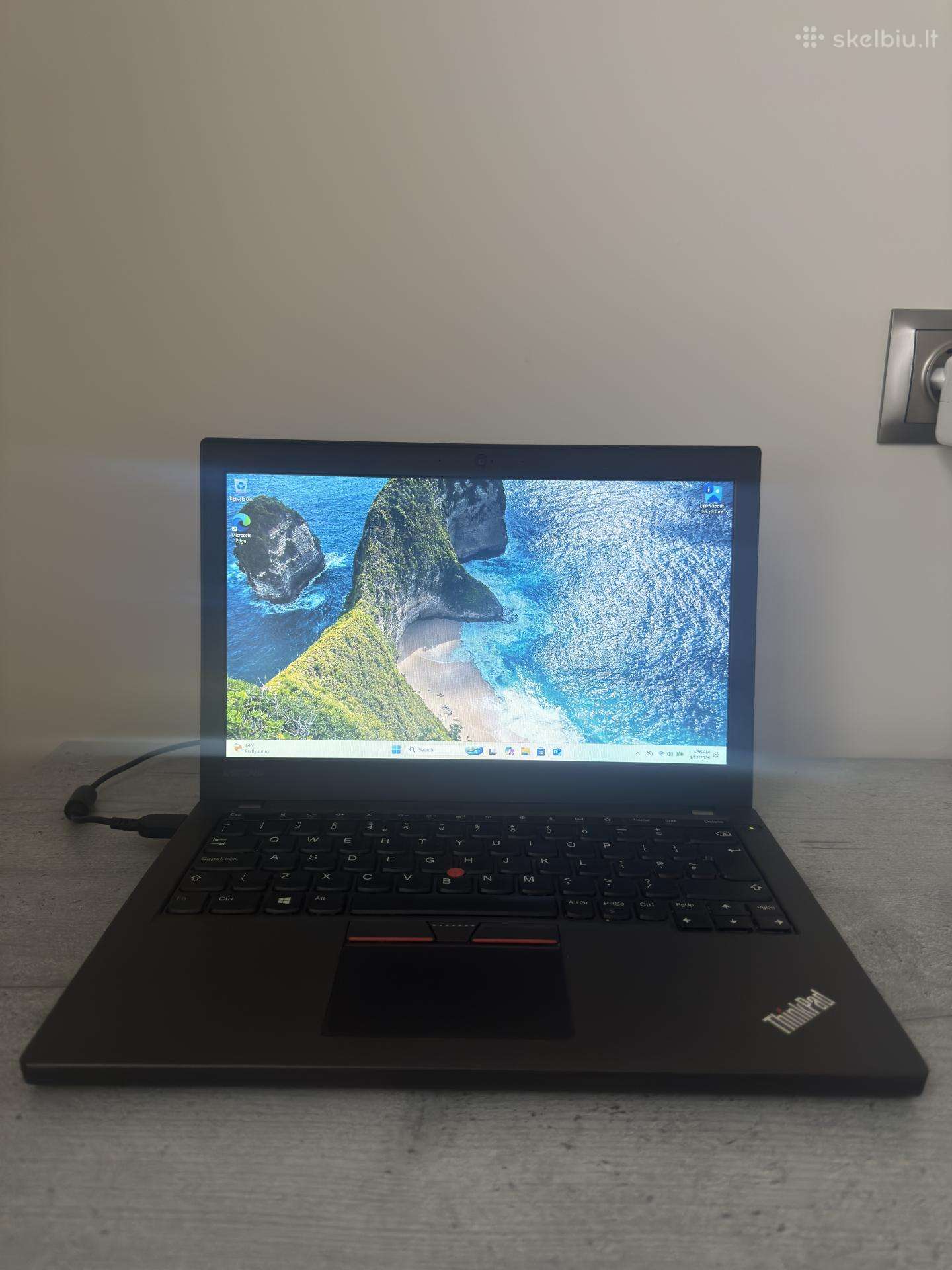 Lenovo Thinkpad X270 8gb RAM, SSD + HDD