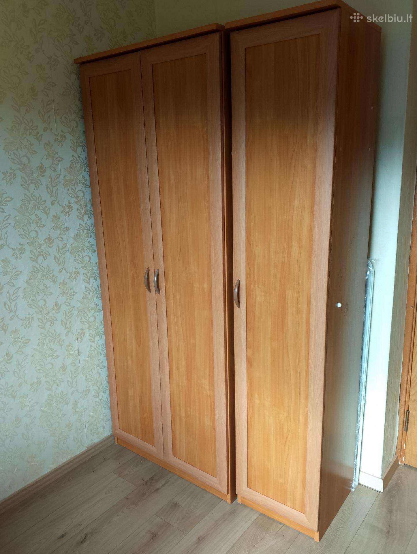 Dvi spintos už 25 Eur.