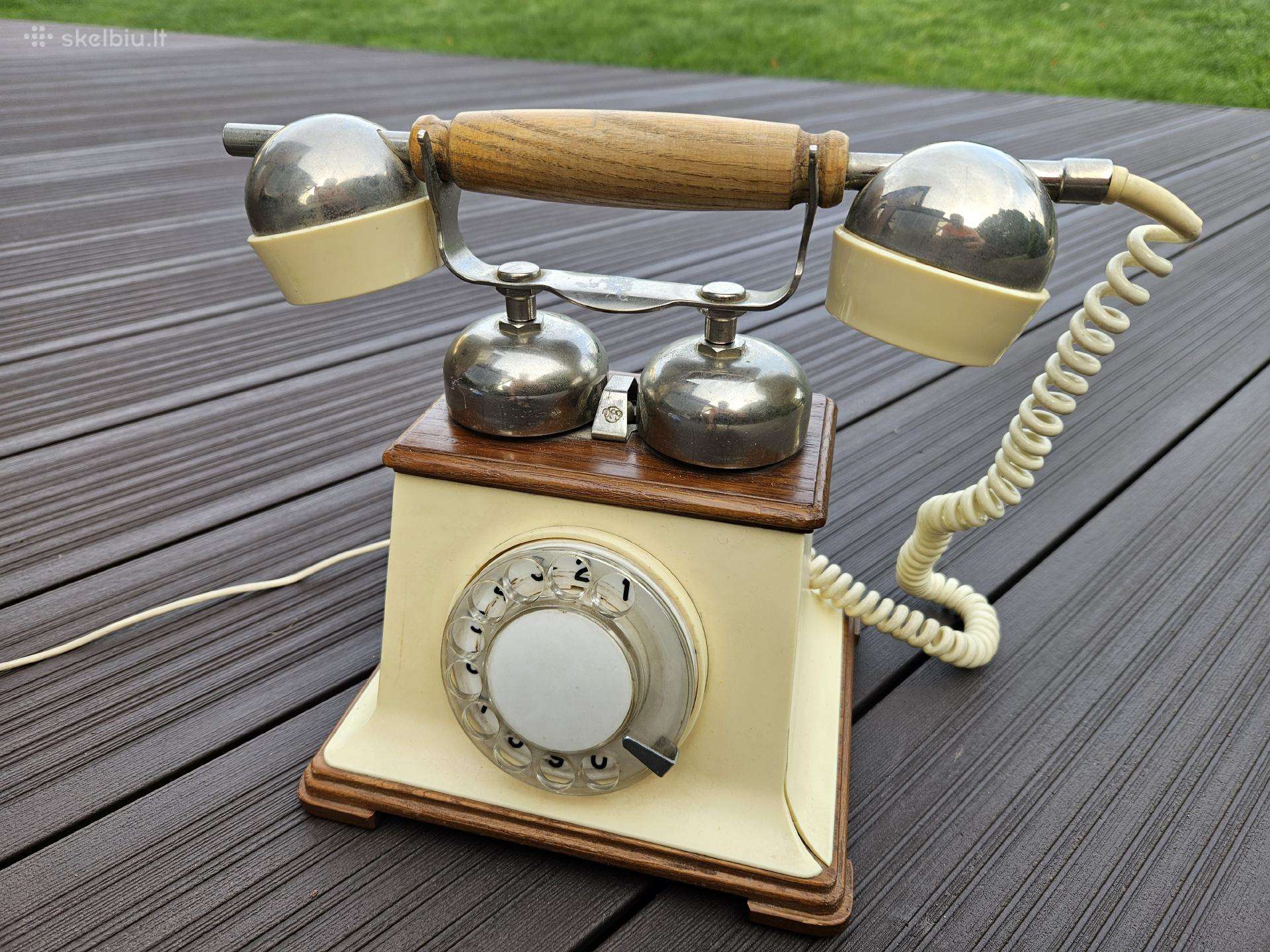 Senovinis telefono aparatas