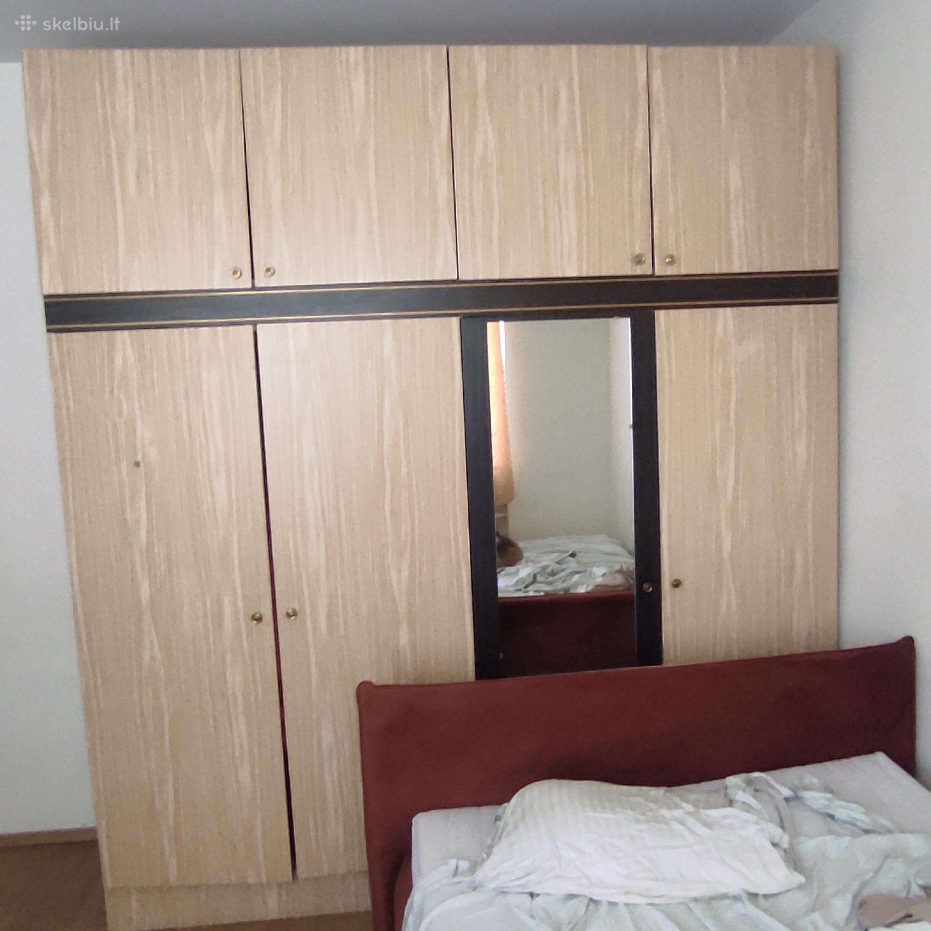 Skubiai atiduodu Zundos spintą. Išardyta