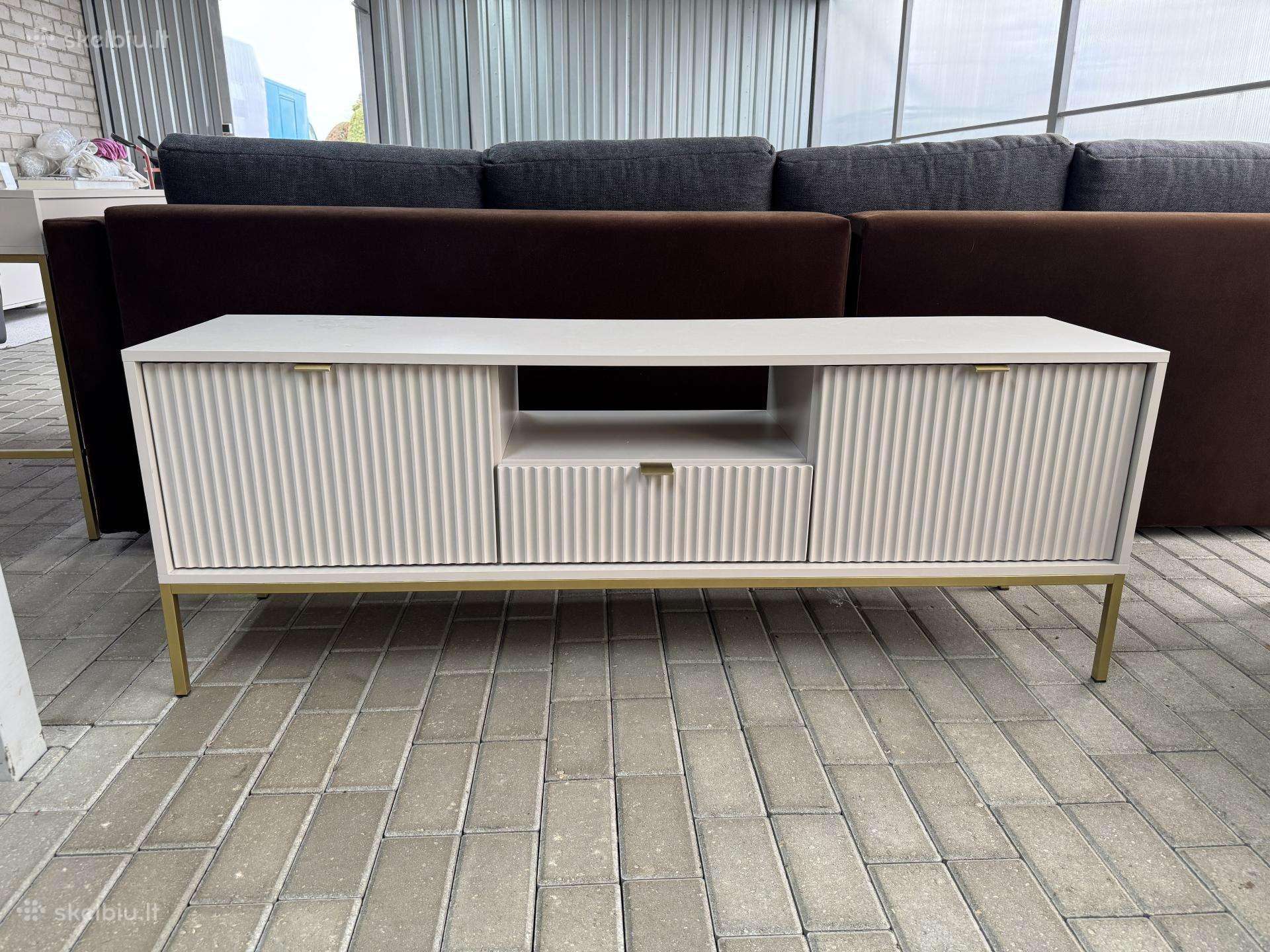 Nauja TV spintelė 154 cm.