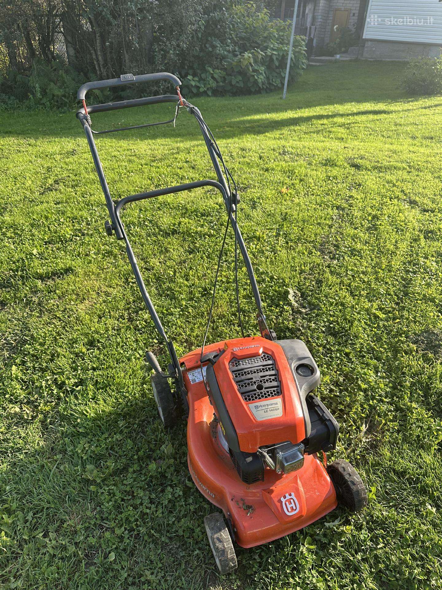 Husqvarna benzininę savaeigę žoliapjovė