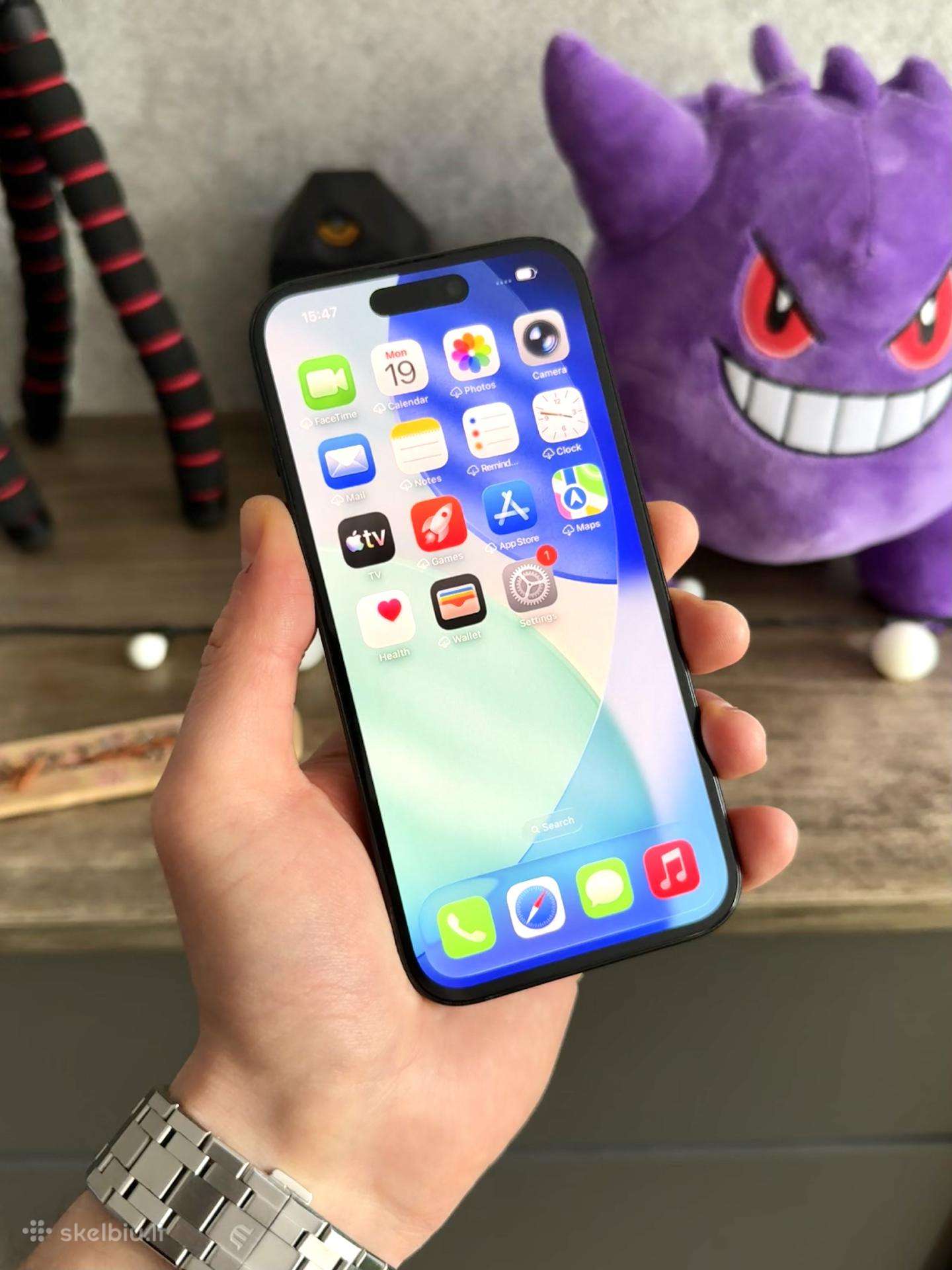 iPhone 16 Black
