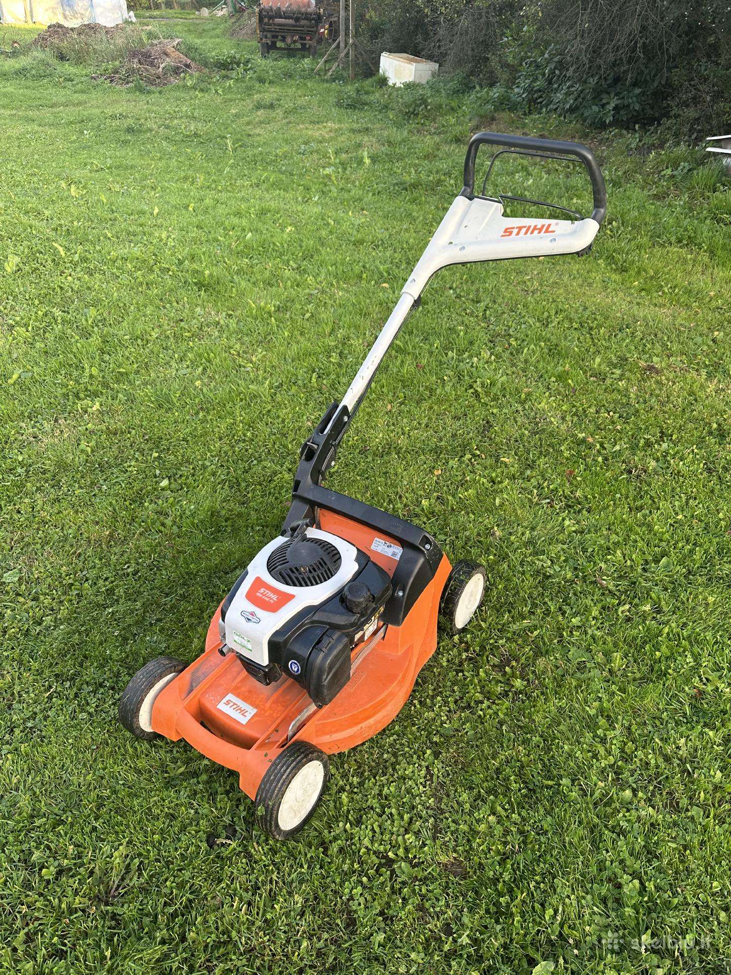 Stihl savaeigė benzininė žoliapjovė