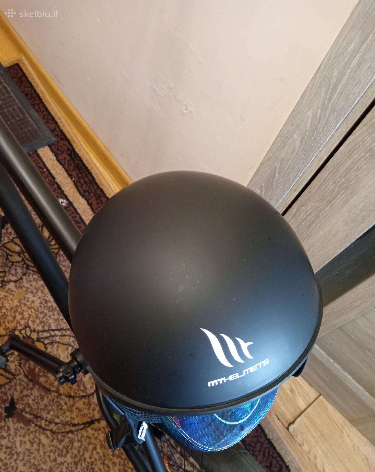 Parduodu universalų šalmą
