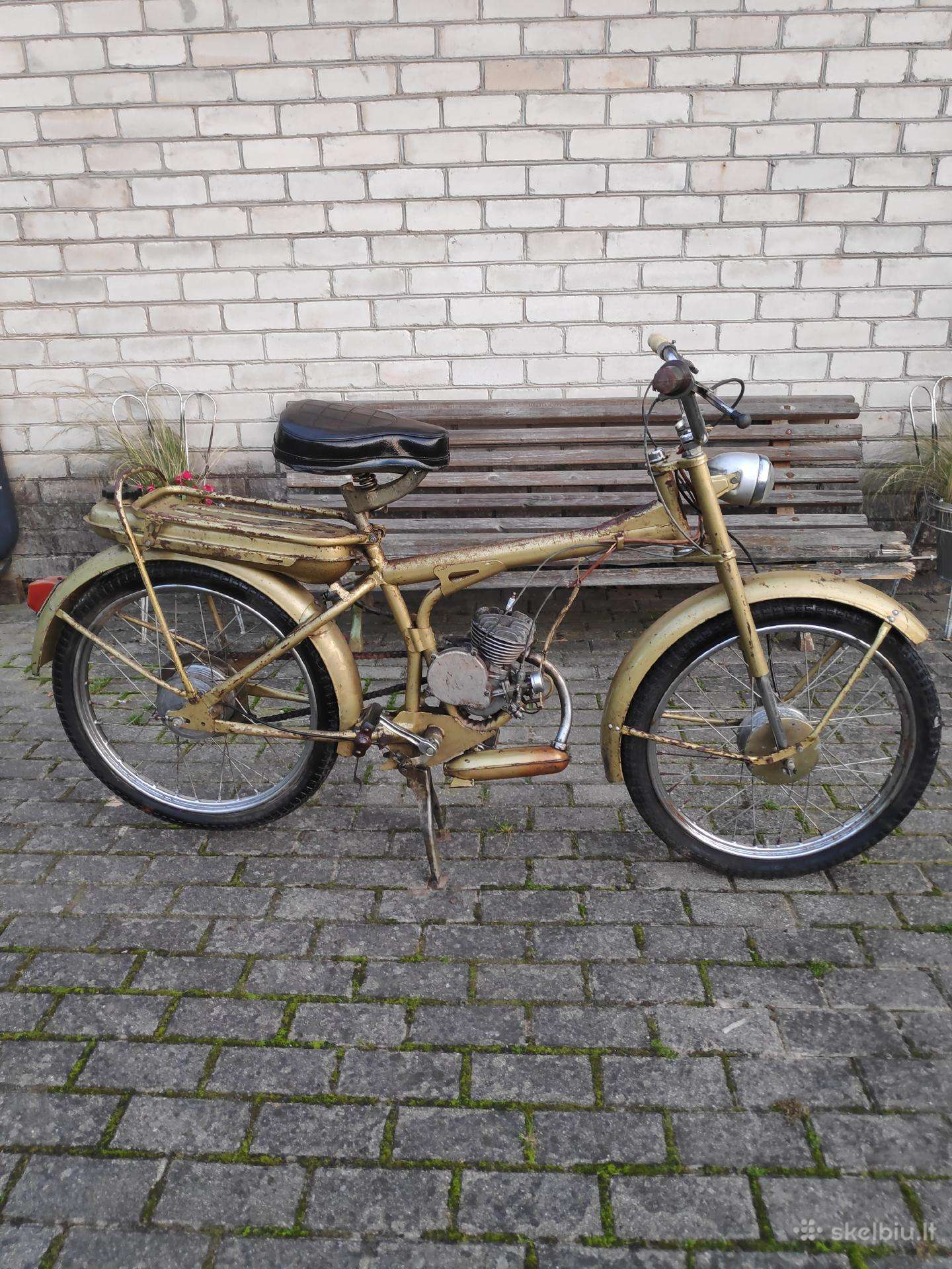 Motoroleriai mopedai.