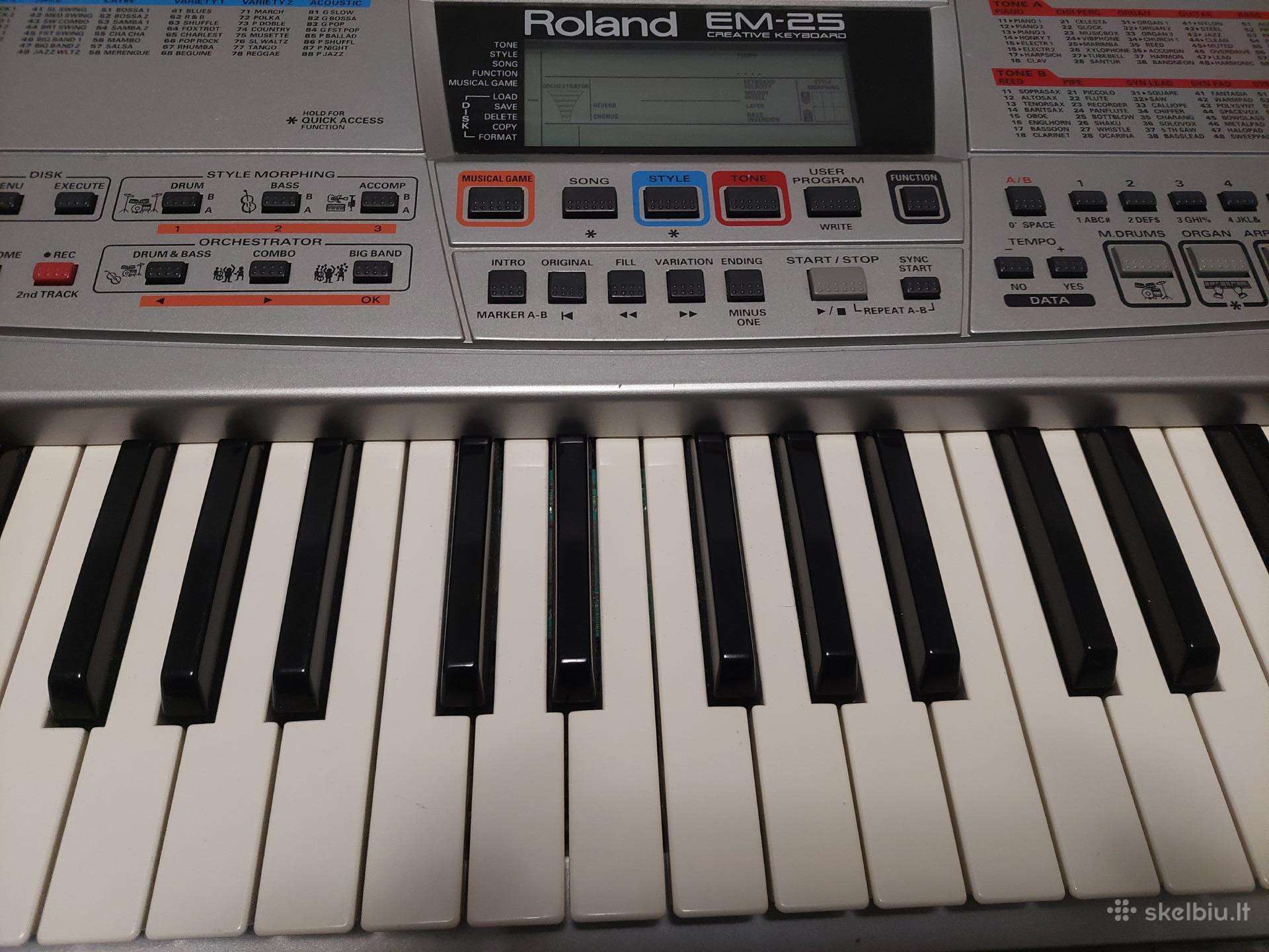 Roland Em-25 Sintezatorius