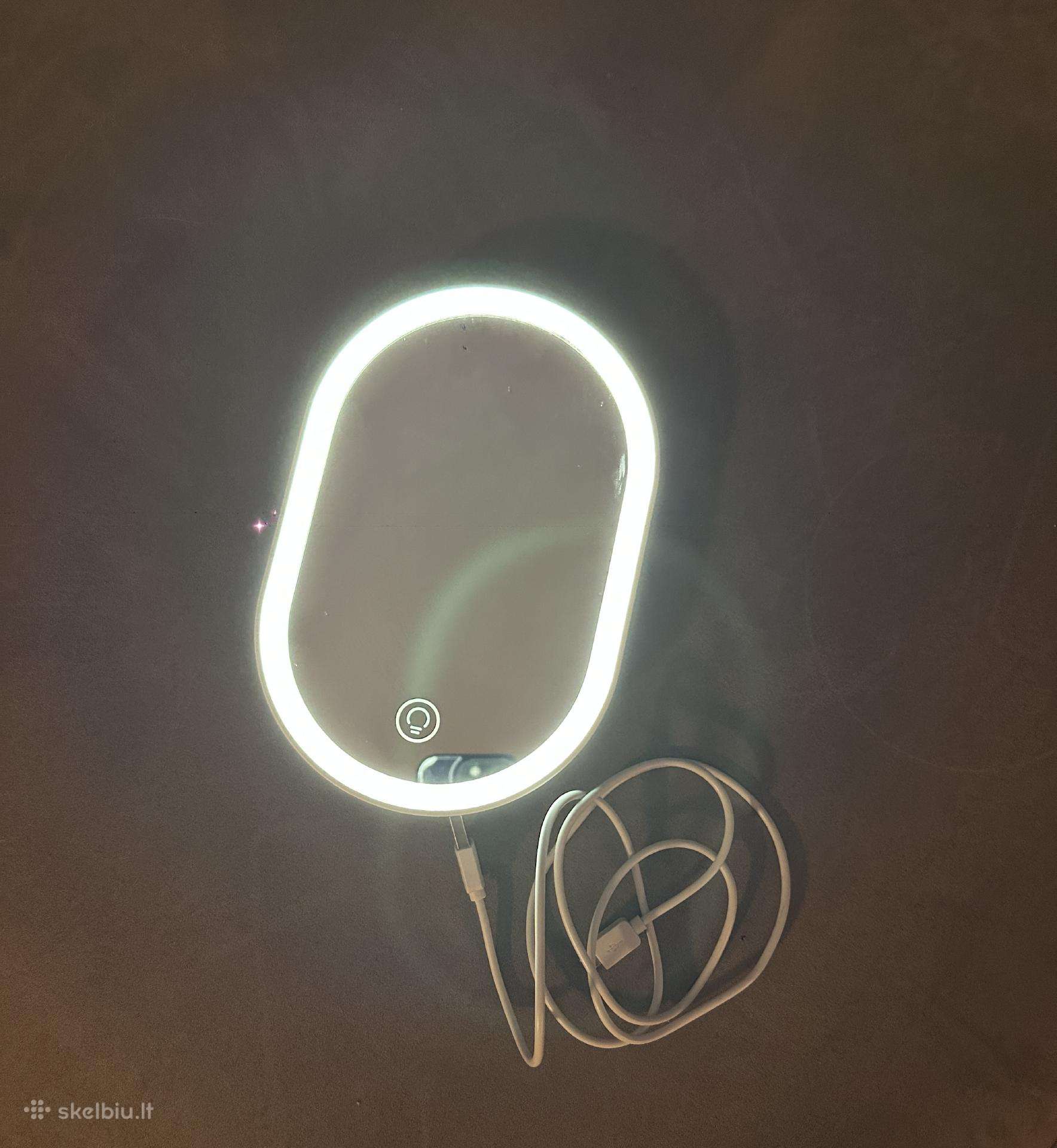 Kosmetinis veidrodis su LED apšvietimu