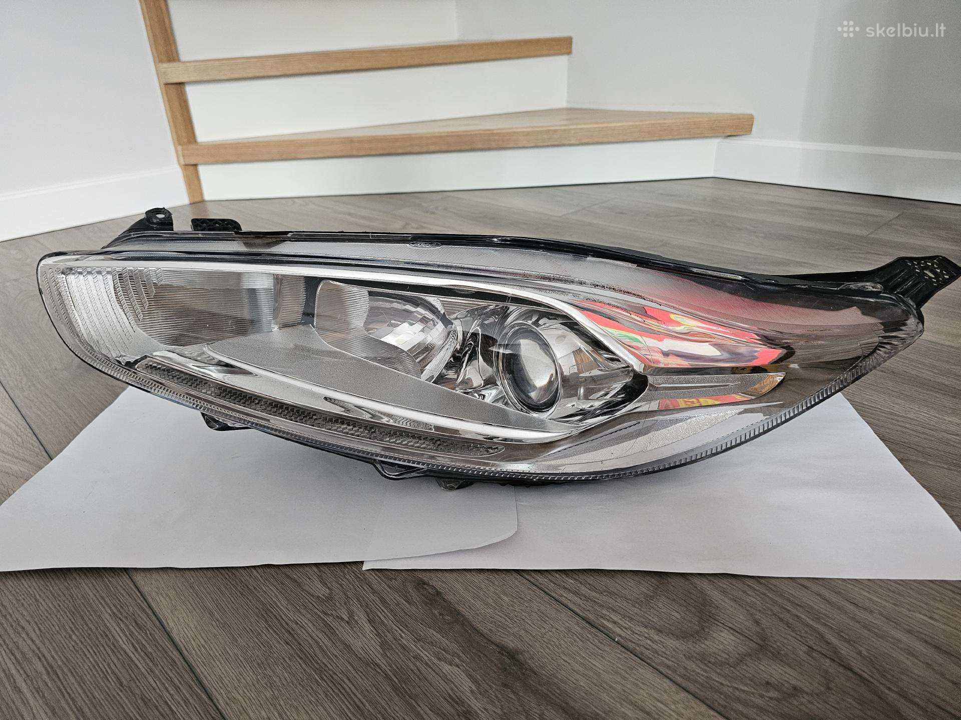 Ford Fiesta kairės pusės priekinis žibintas